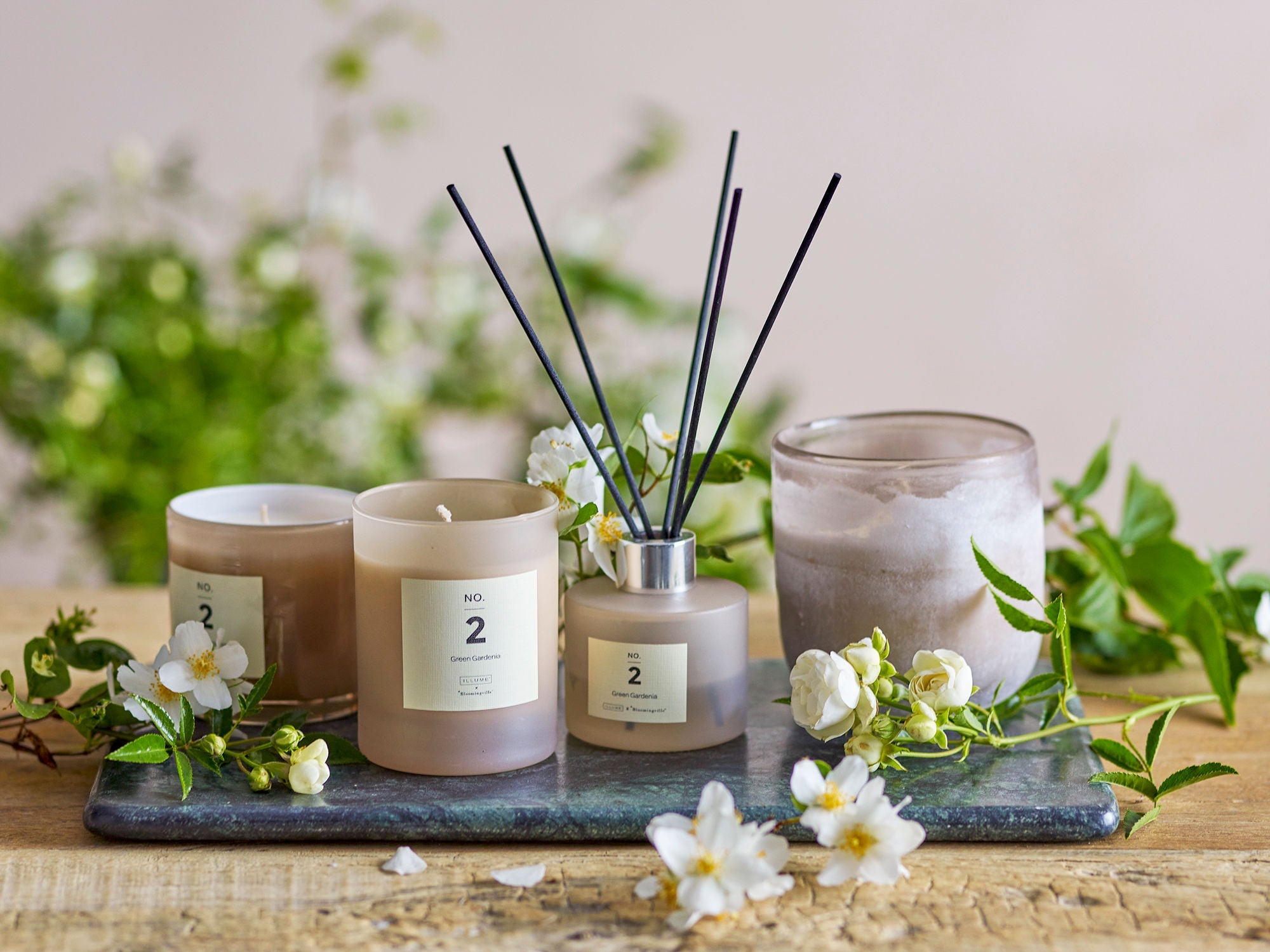 Illume X Bloomingville 2号绿色Gardenia Scent Candle，Rose，Wax