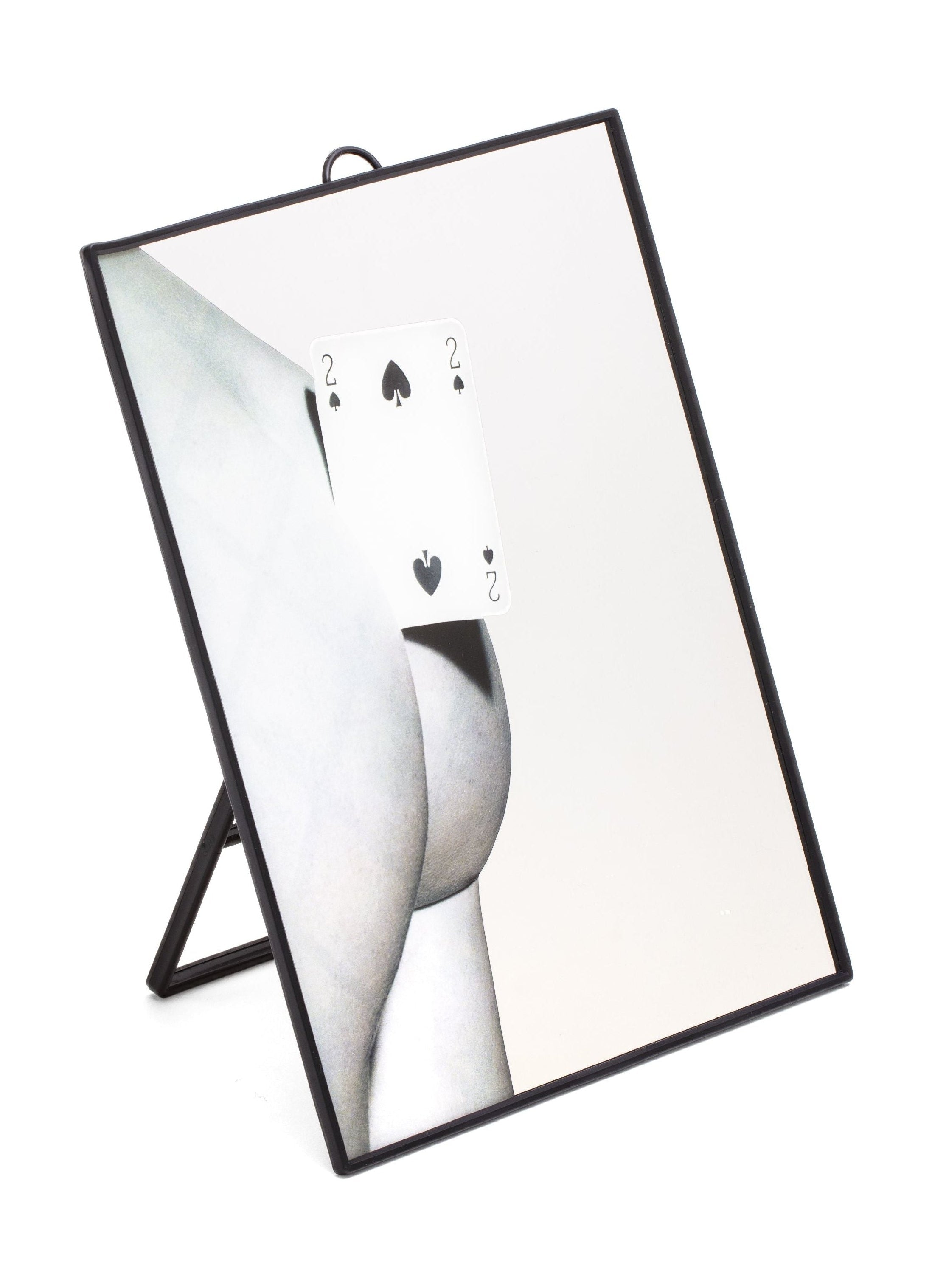 Mirror de papel para el inodoro Seletti, dos de las espadas