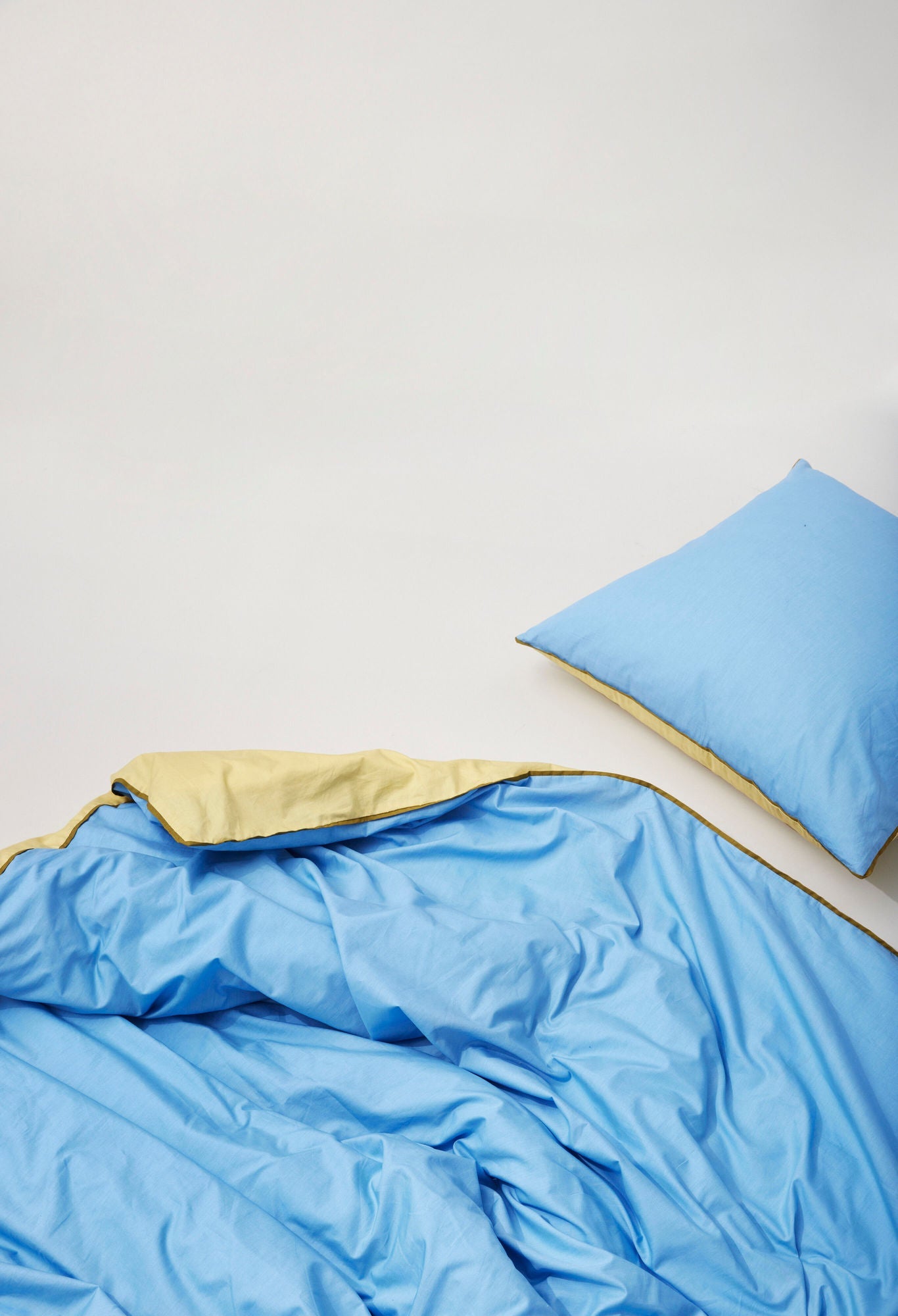 Lino de la cama de Hübsch Aki 60/200 Azul/Amarillo