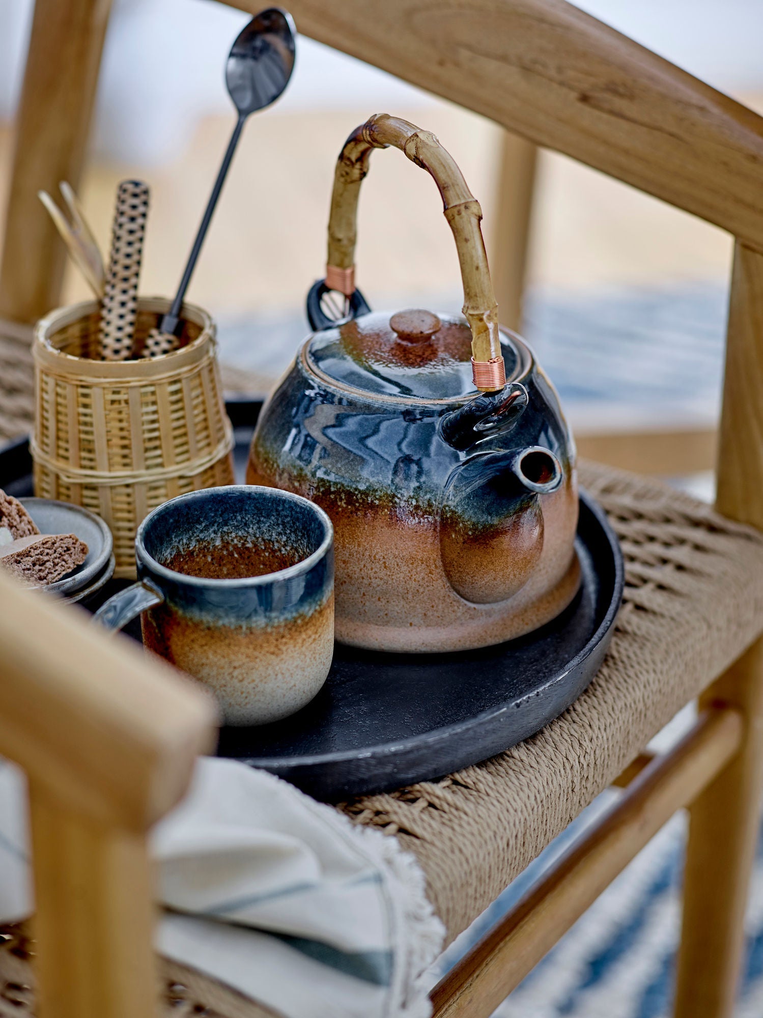 Bloomingville Aura Teapot avec teastrrainer, bleu, porcelaine