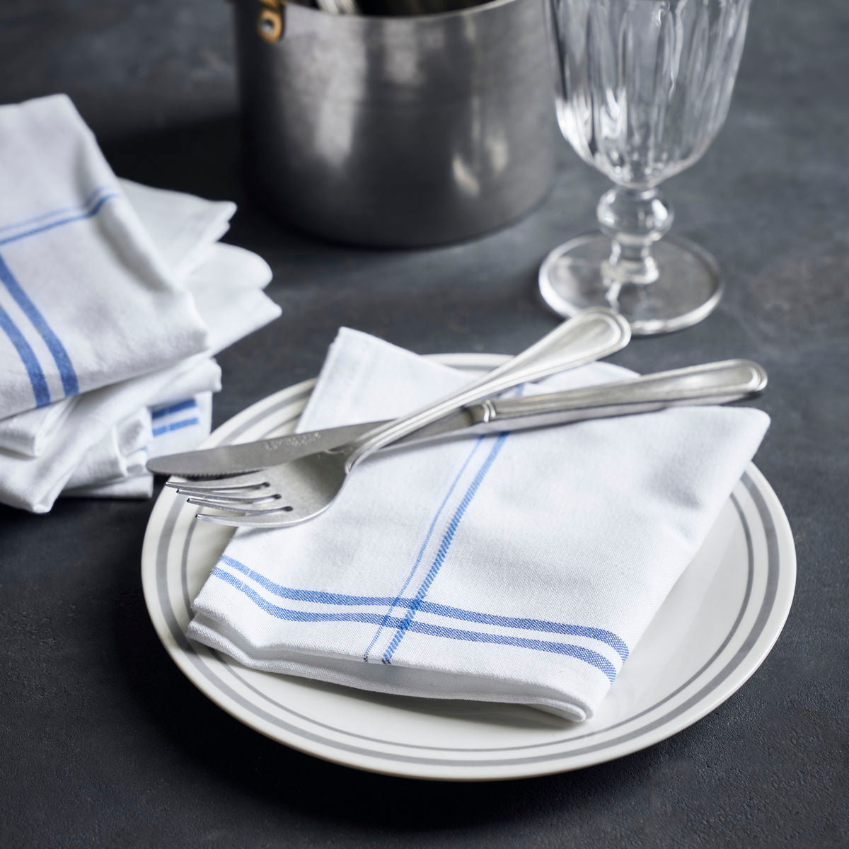 Nicolas Vahe Napkins, Nvamow, blanc / bleu