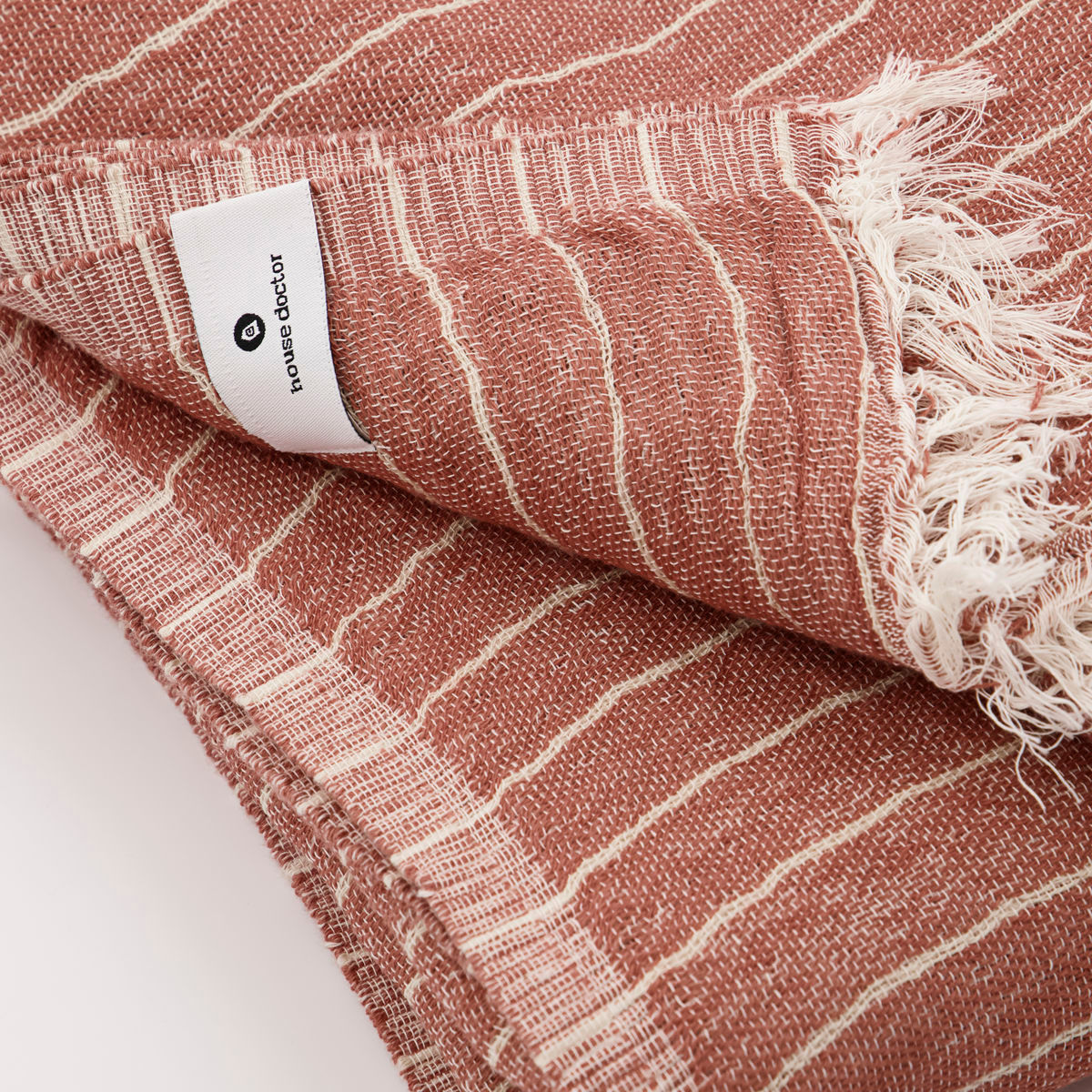 Huis Doctor Throw, Hdalice Stripe, Dusty Berry