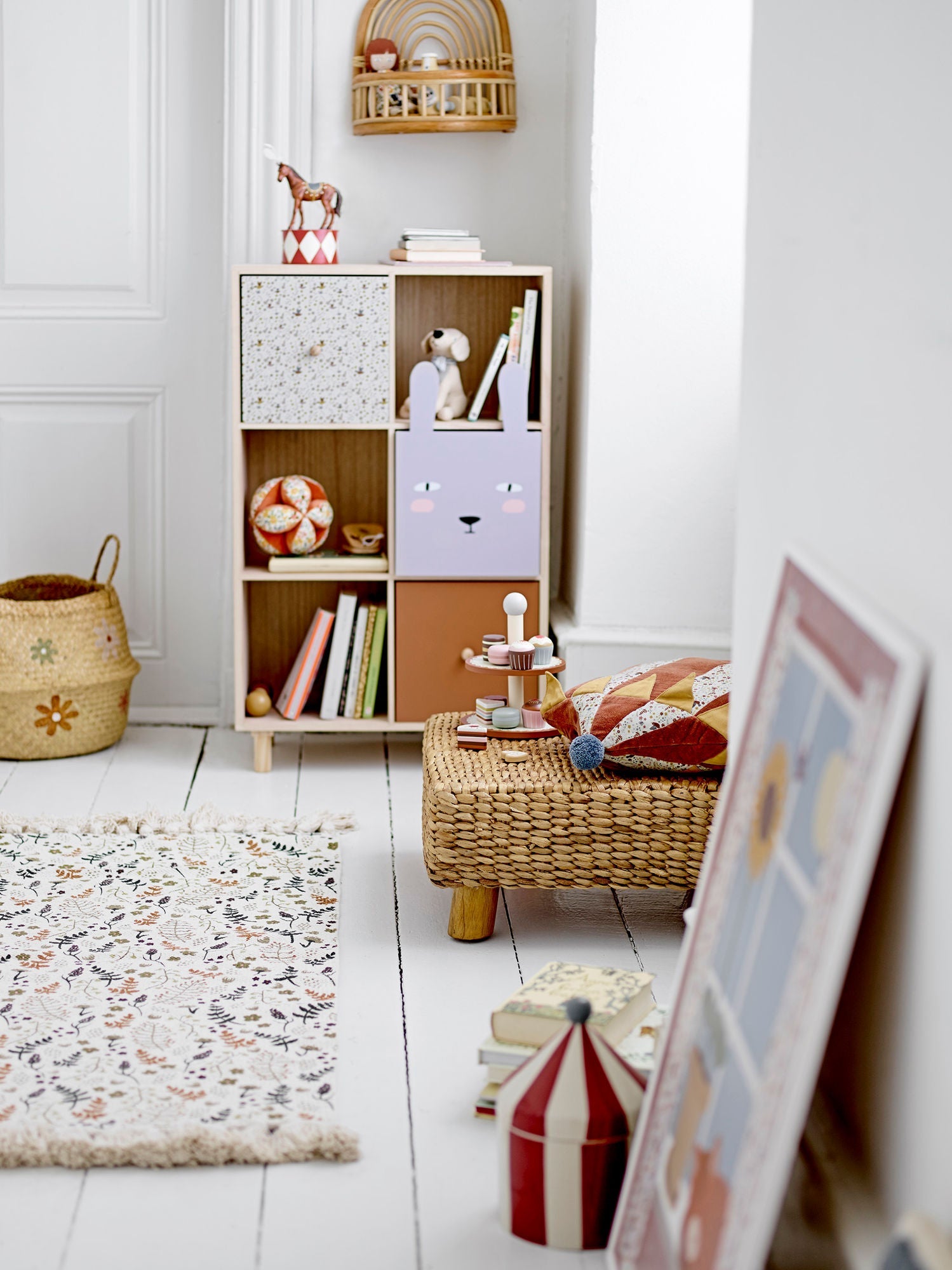 Bloomingville Mini Nuala Illustratie met frame, wit, dennen