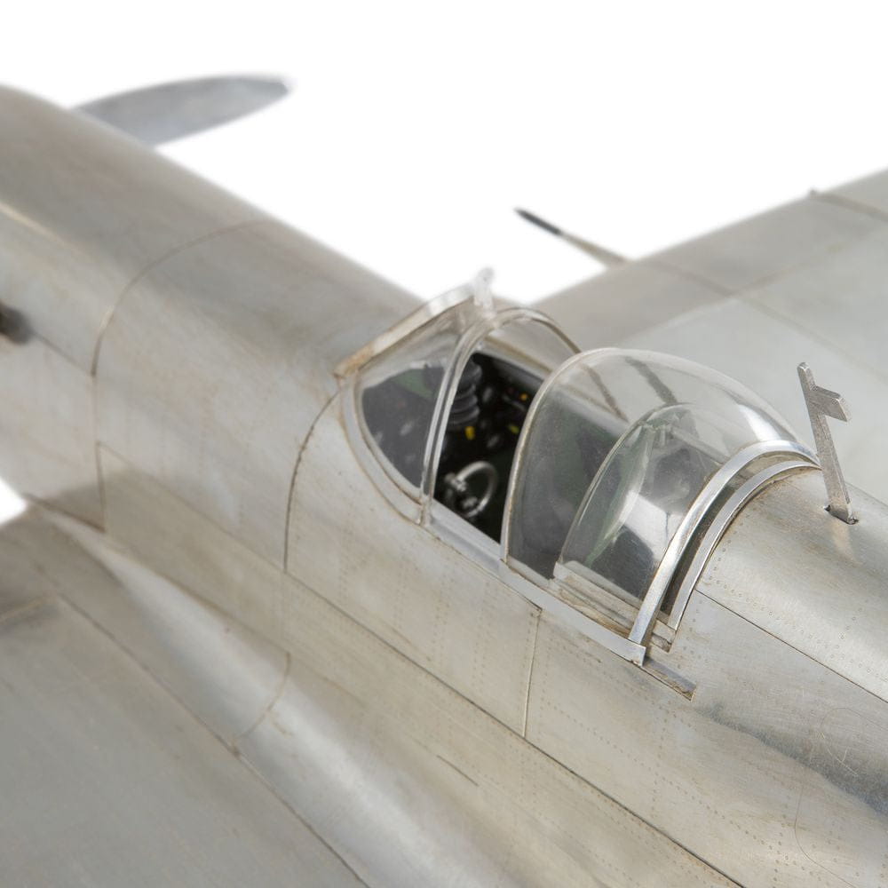 真实型号Spitfire飞机模型