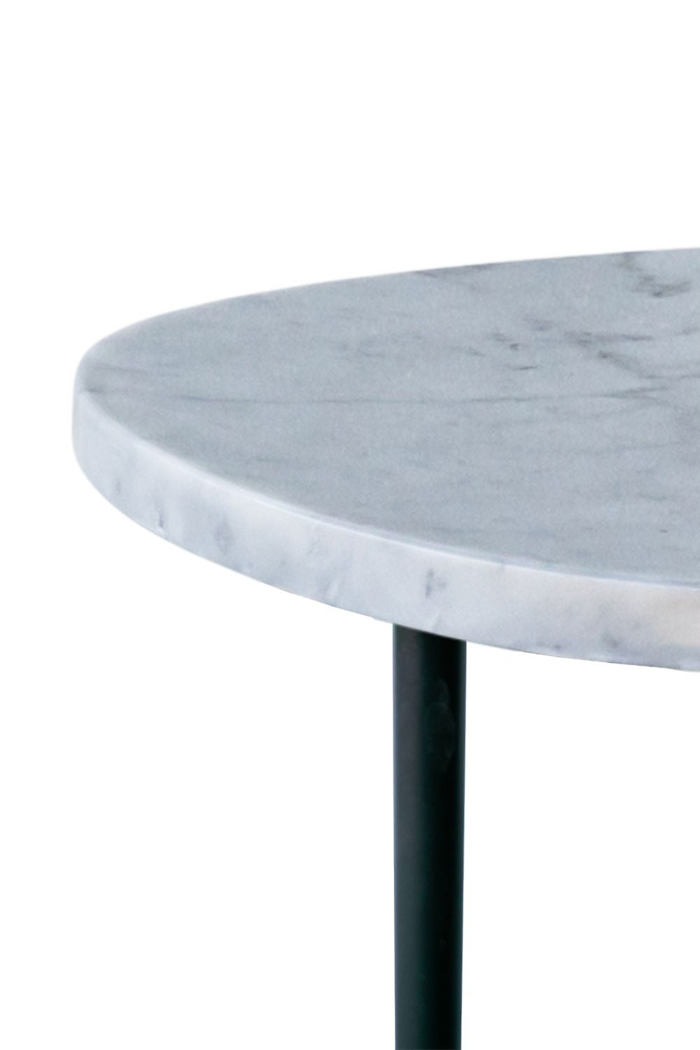 弯曲的汉森地铁咖啡桌Ø80厘米，白色卡拉拉大理石