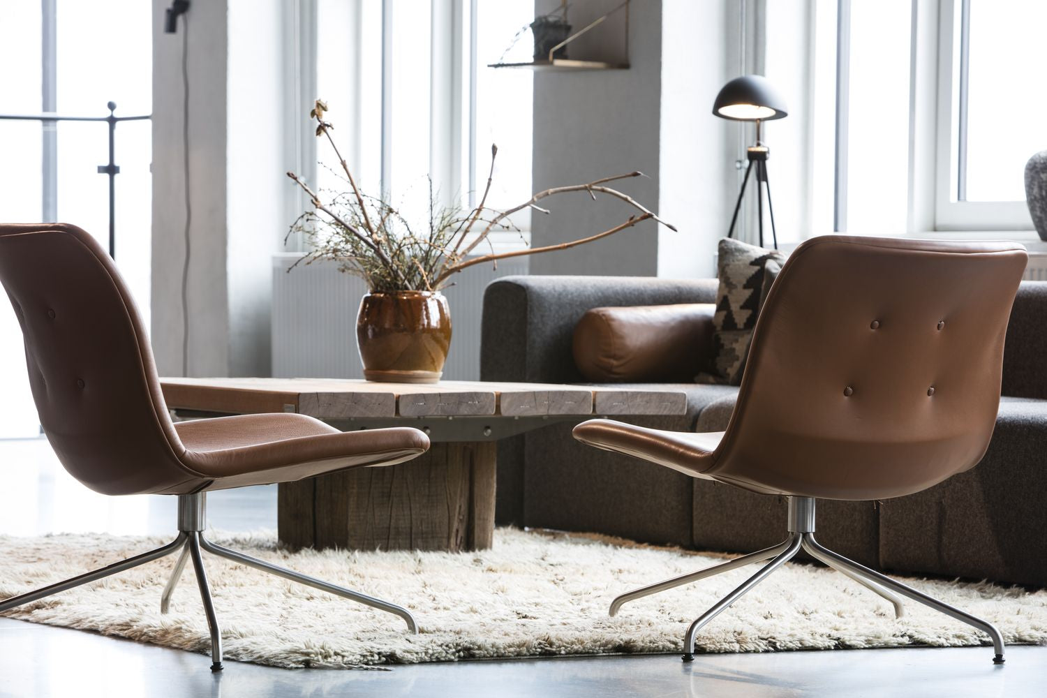 Bent Hansen Primum lounge stoel zonder armleuningen, roestvrijstalen frames/cognac Adrian leer