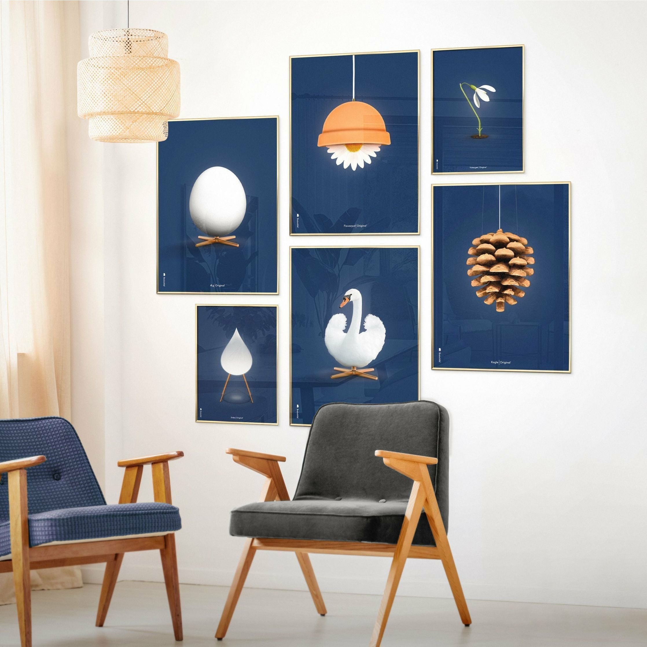 brainchild Affiche classique de cygne, cadre en bois clair 70 x100 cm, fond bleu foncé