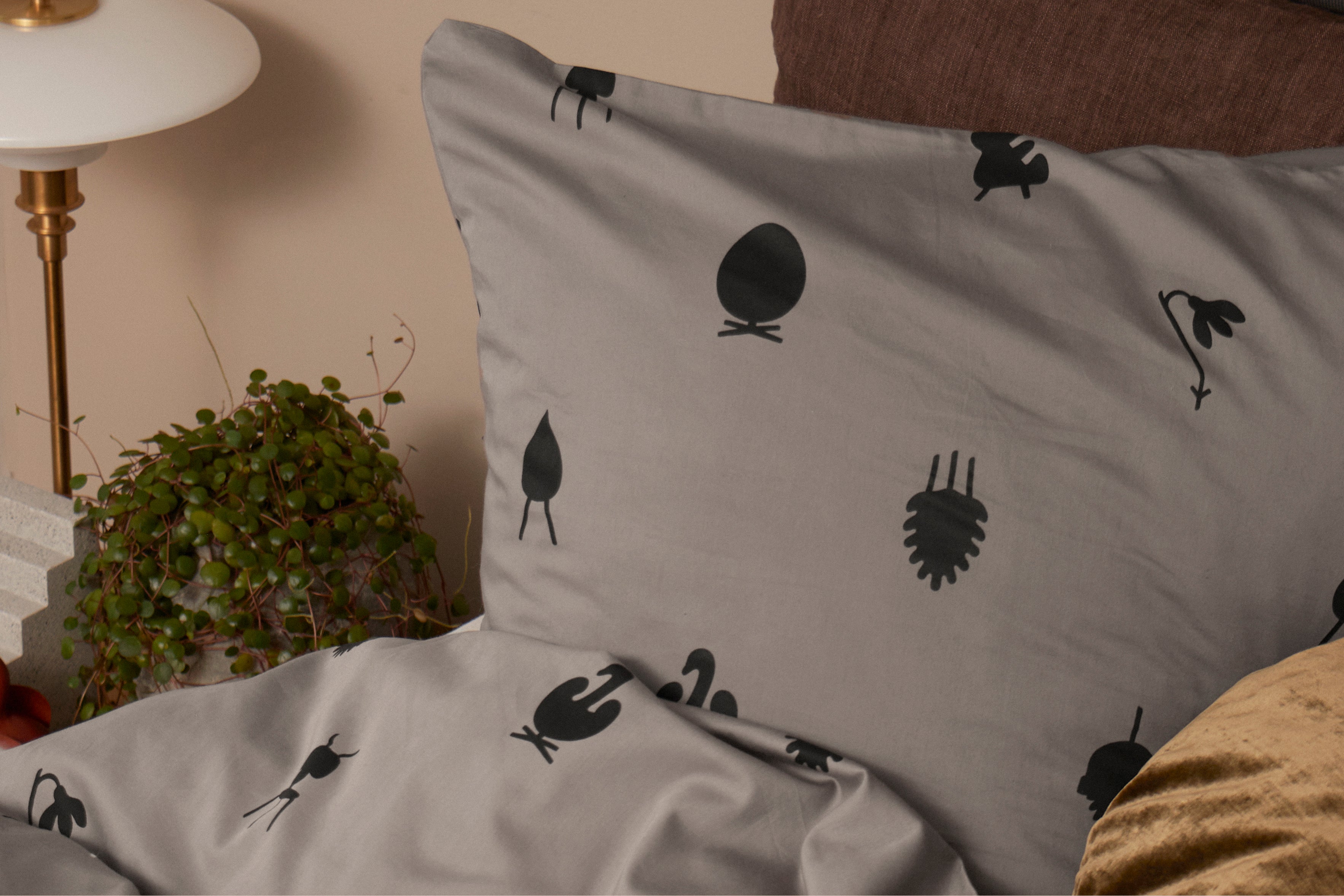 Brainchild Bed Pellavasuunnittelukuvakkeet 140x200 cm, taupe