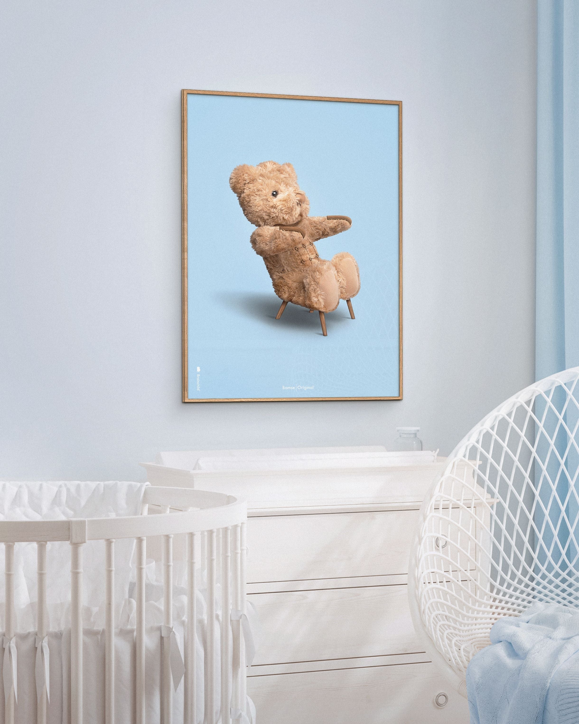 Brainchild Teddybär Classic Poster Messingfarbener Rahmen 50x70 Cm, Hellblauer Hintergrund