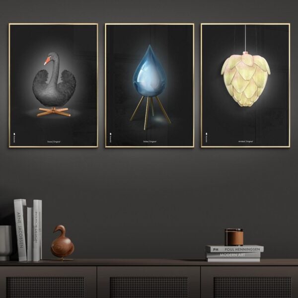 Brainchild Drop Classic Poster, Frame Made Of Black Lacquered Wood 30x40 Cm, Black Background