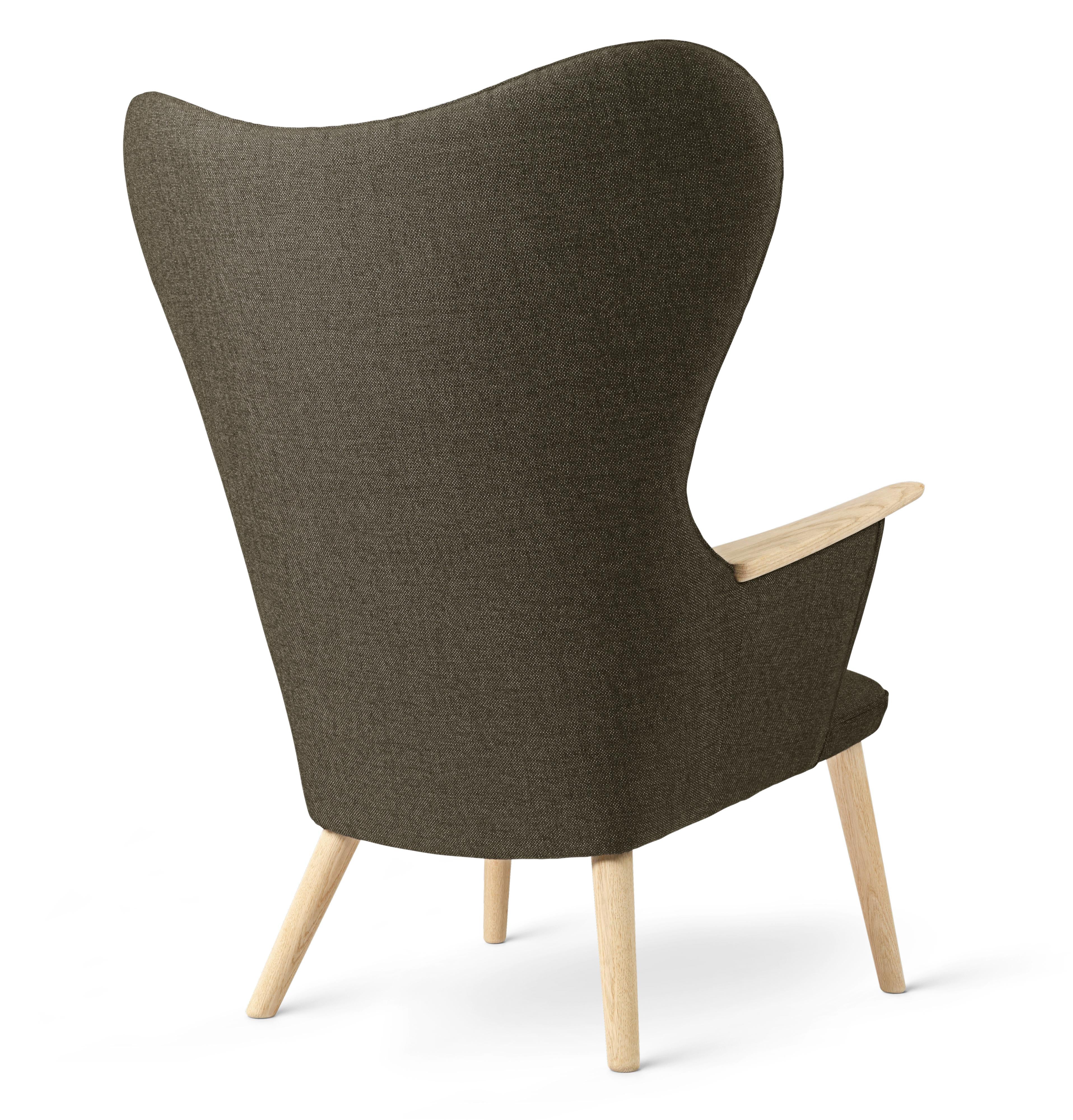 Carl Hansen Ch78 Mama Bear Lounge Chair, Eiche Seife/Passion 1101