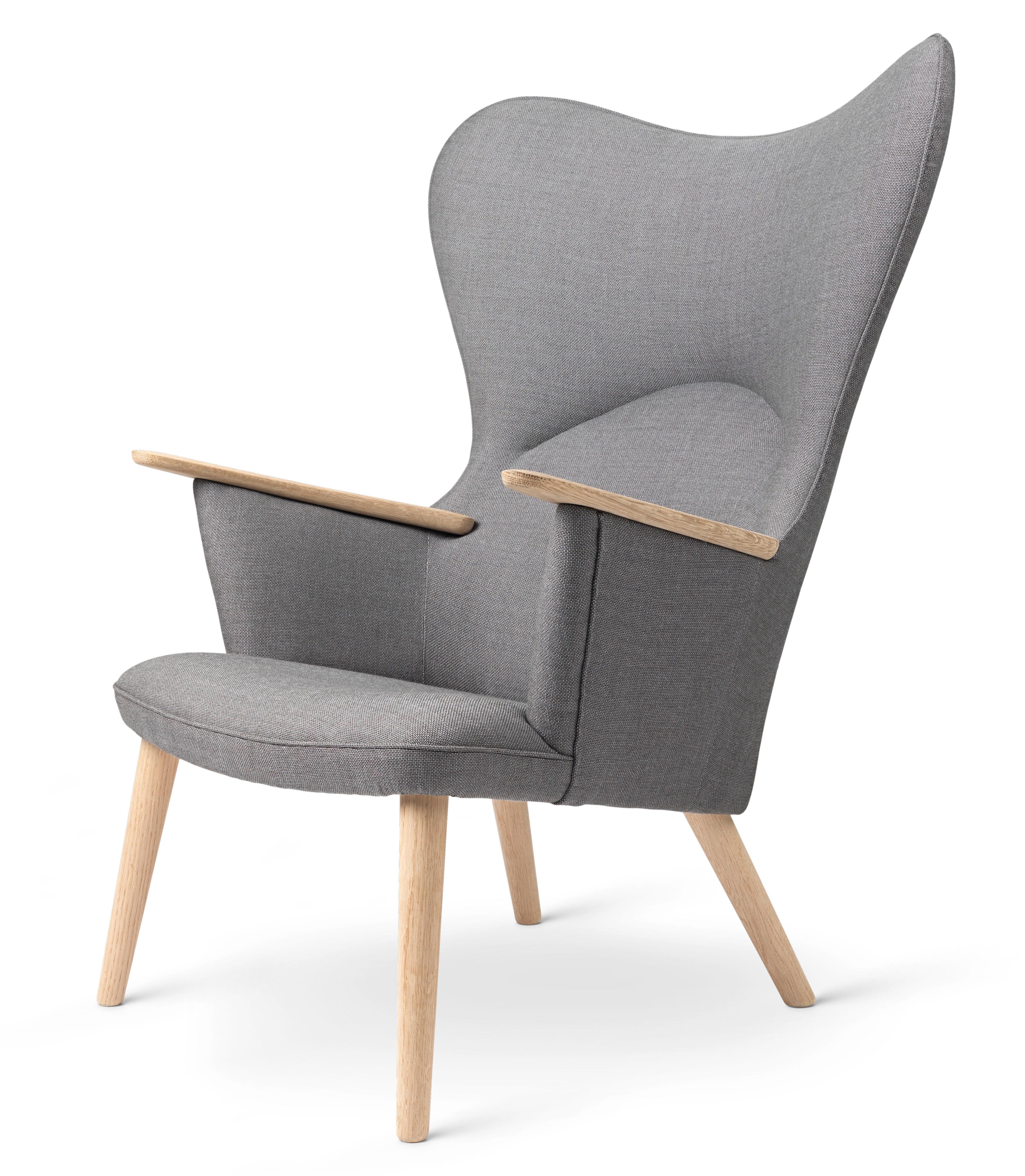 Carl Hansen CH78 Mama Bear Lounge -tuoli, tammi saippua/intohimo 6101