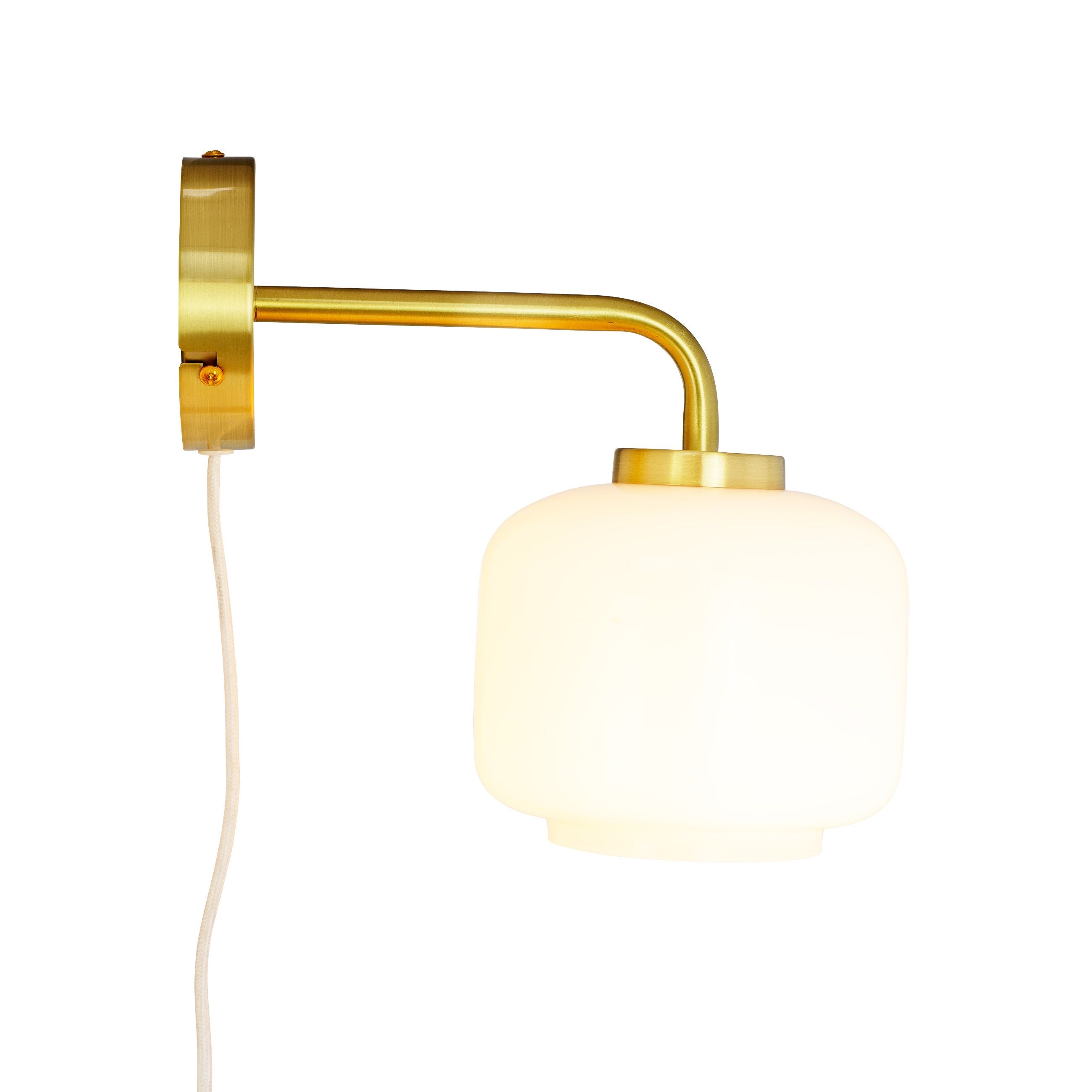 Dyberg Larsen ARP D15 Lampada a parete, opale/ottone