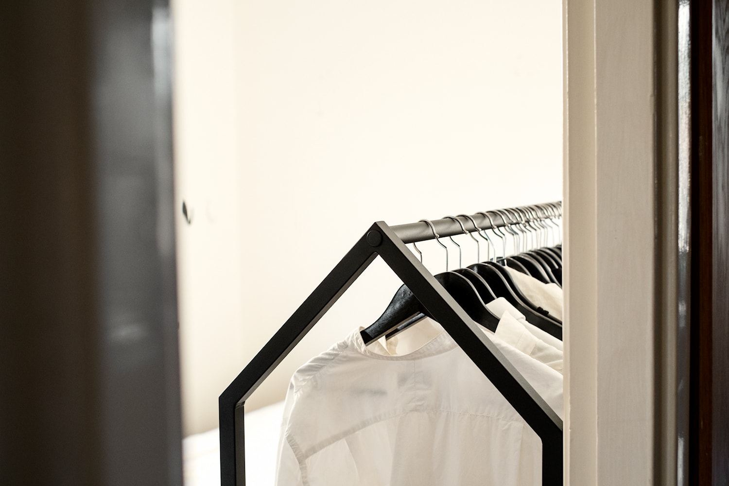 Essem Design Rack de maison de vêtements, noir