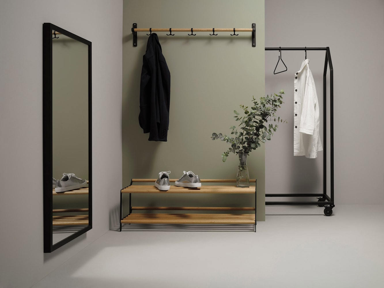 Essem Design Klara Mirror，黑色