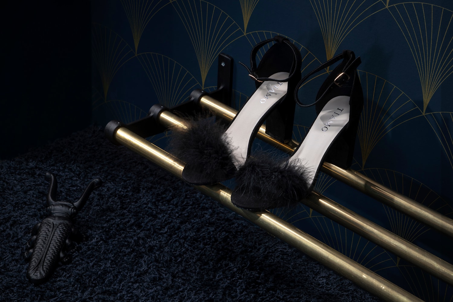 Essem Design Nostalgi hoedplank/schoenrek aluminium, zwart