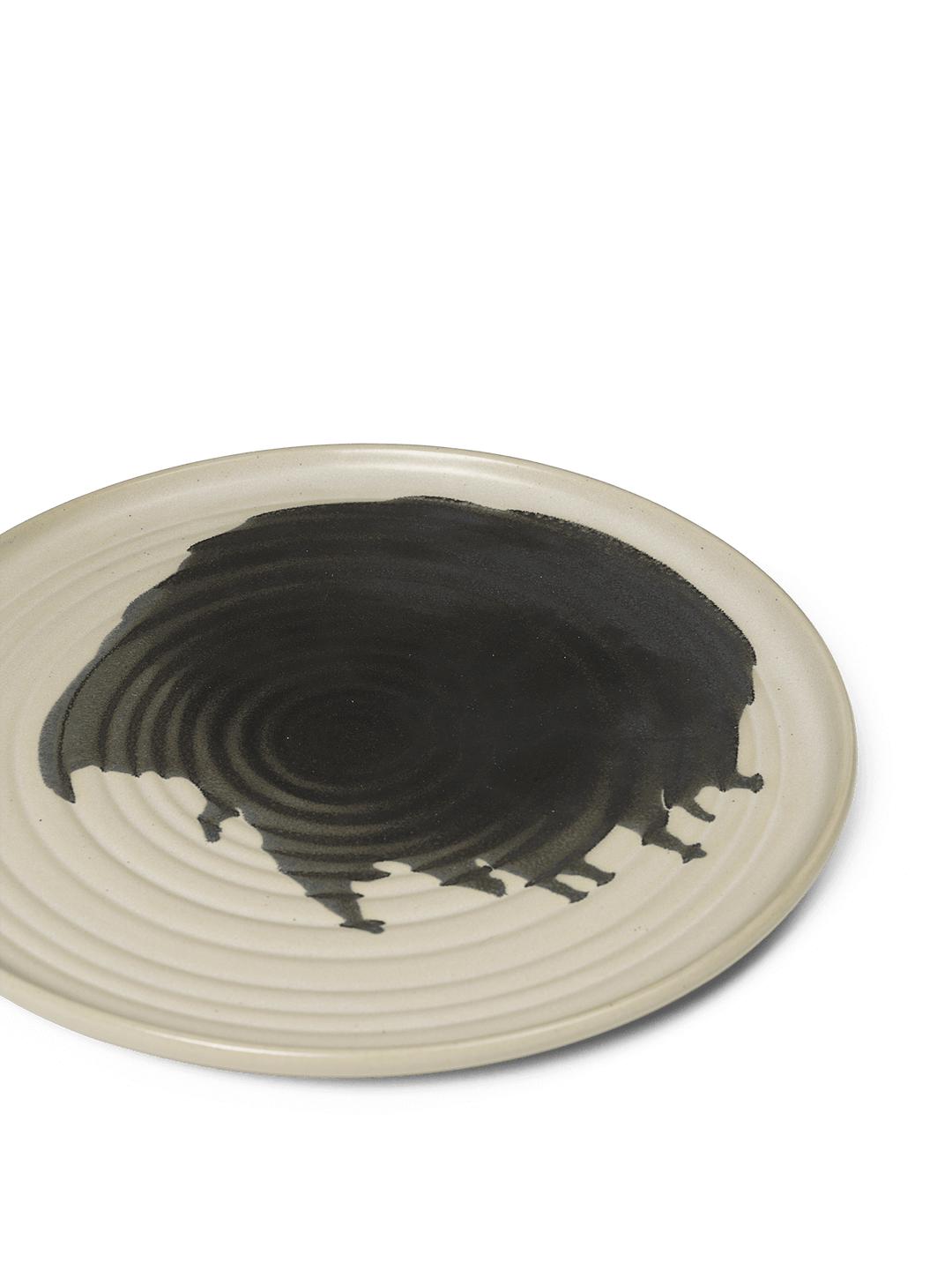 Ferm Living Omhu Plate Medium, Off White/Cholcoal