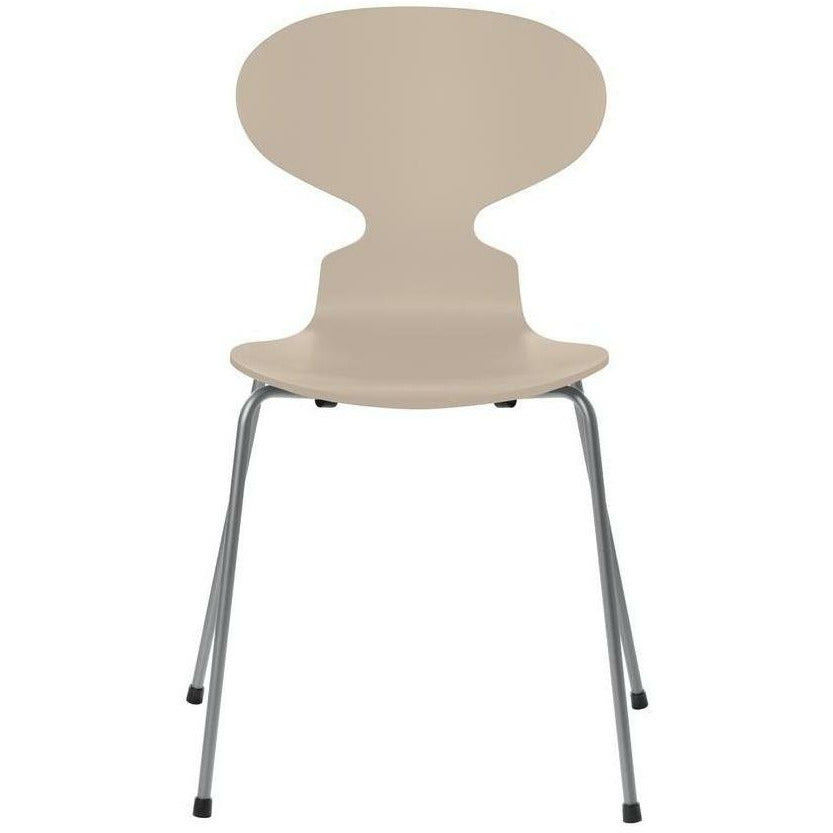 Fritz Hansen Armeise Stuhl lackierte leichte beige Bowl, silbergraue Basis