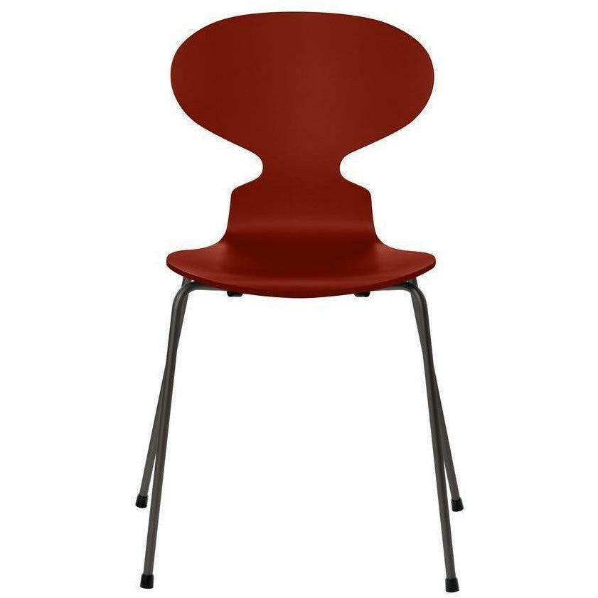Fritz Hansen Ant Chair laccata a guscio rosso veneziano, base di grafite calda
