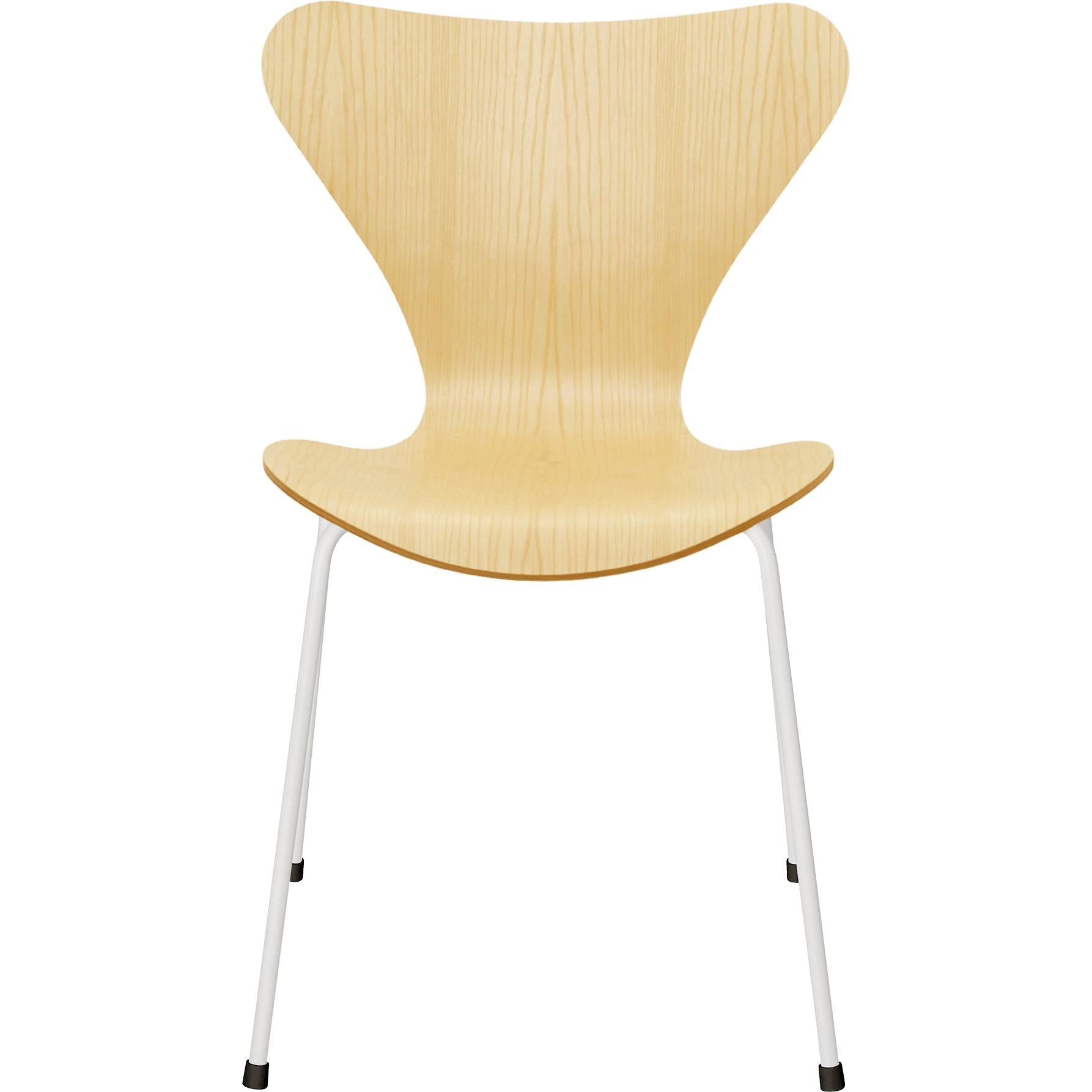 Fritz Hansen Serie 7 Stuhl Furnier Esche Schale, Sockel weiß