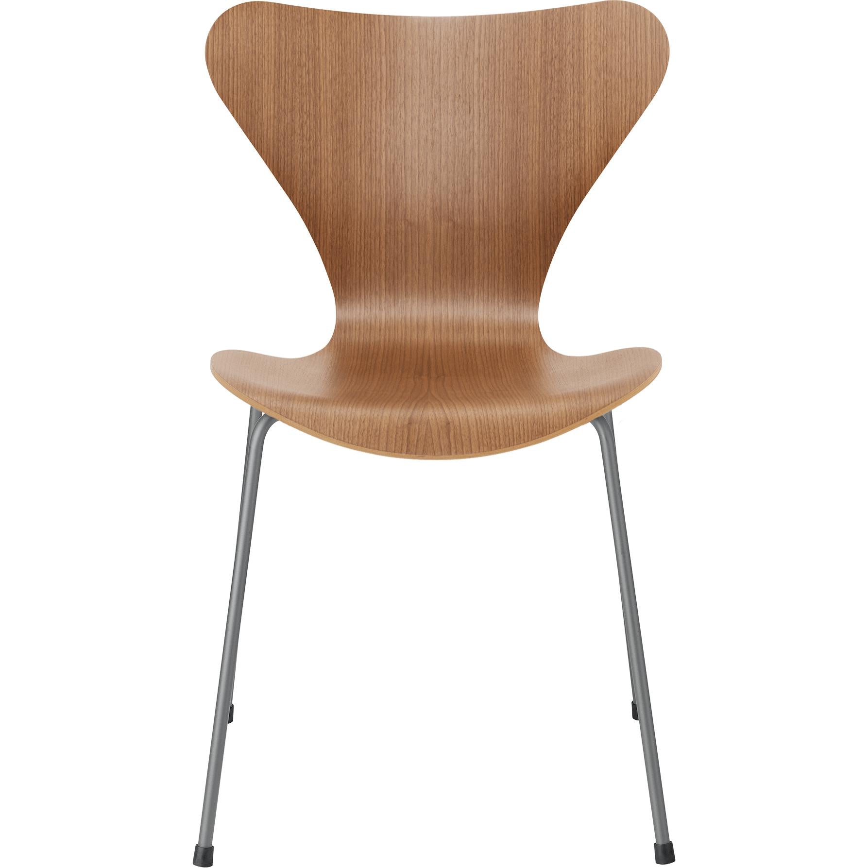 Fritz Hansen Serie 7 Stuhl Furnierschale Nussbaum, Gestell Silbergrau