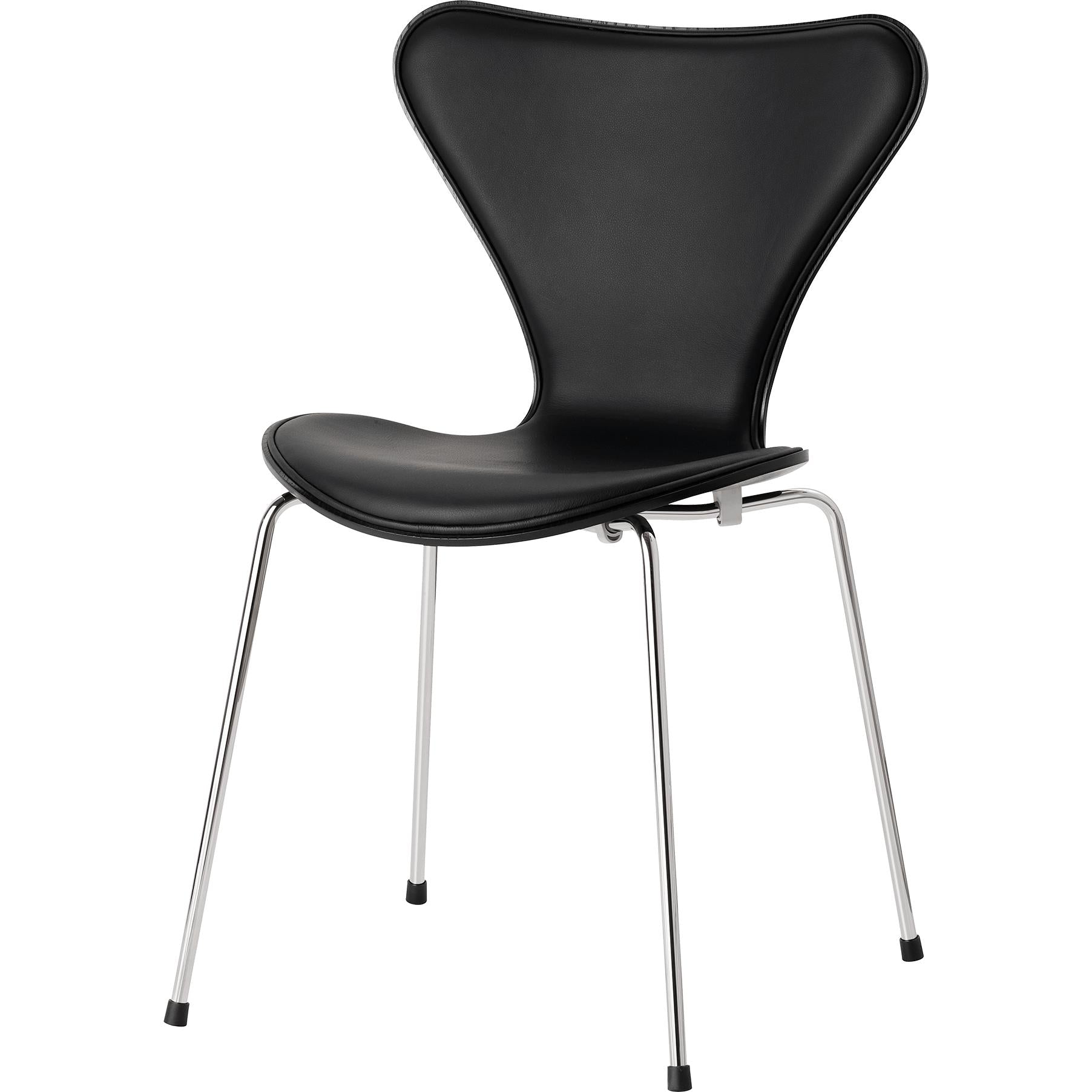 Fritz Hansen Serie 7 Stuhl Esche gefärbt Frontpolsterung Leder Essential, Schwarz