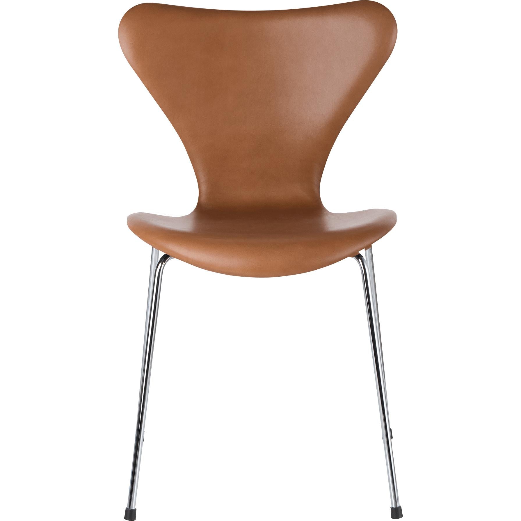 Fritz Hansen Serie 7 Stuhl Vollpolsterung Leder Grace, Nussbaum