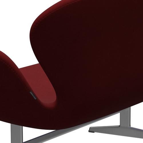 Fritz Hansen Swan Sofa 2-Sitzer, Satiniertes gebürstetes Aluminium/Komfort Dunkelrot (01153)