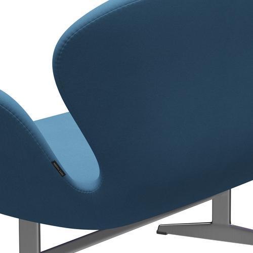 Fritz Hansen Swan Sofa 2-Sitzer, Satiniertes gebürstetes Aluminium/Komfort Hellblau (01124)