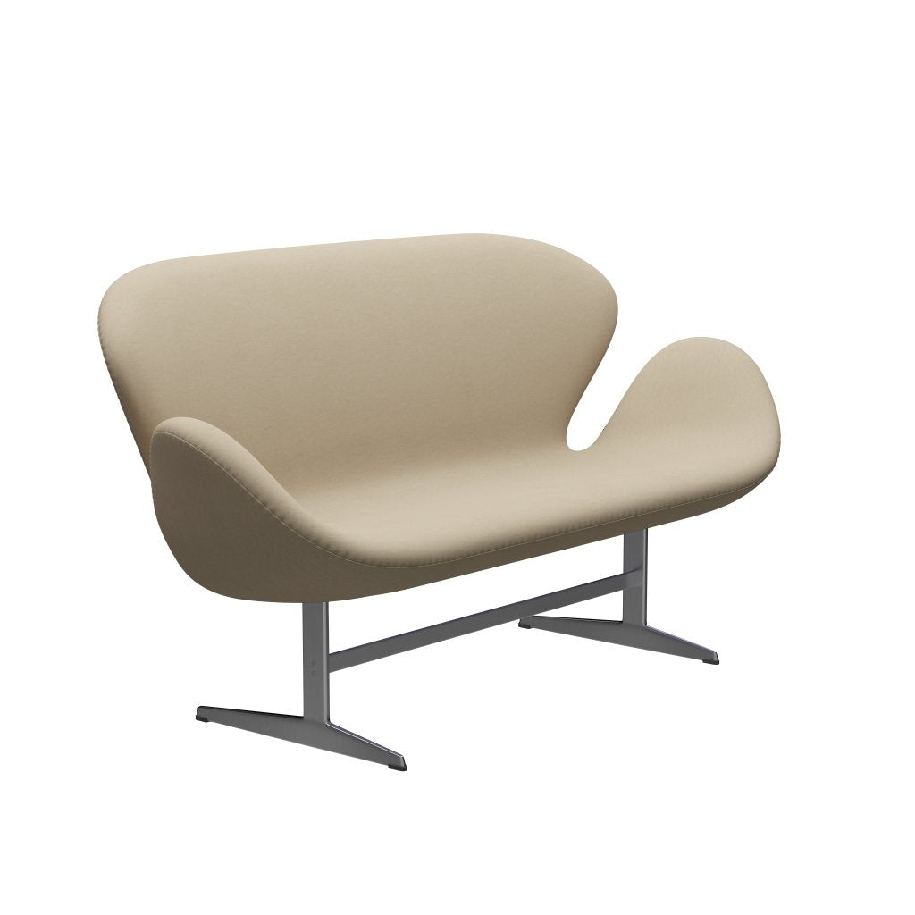 Fritz Hansen Swan Sofa 2 -zits, satijnen geborsteld aluminium/comfortzandlicht (61002)