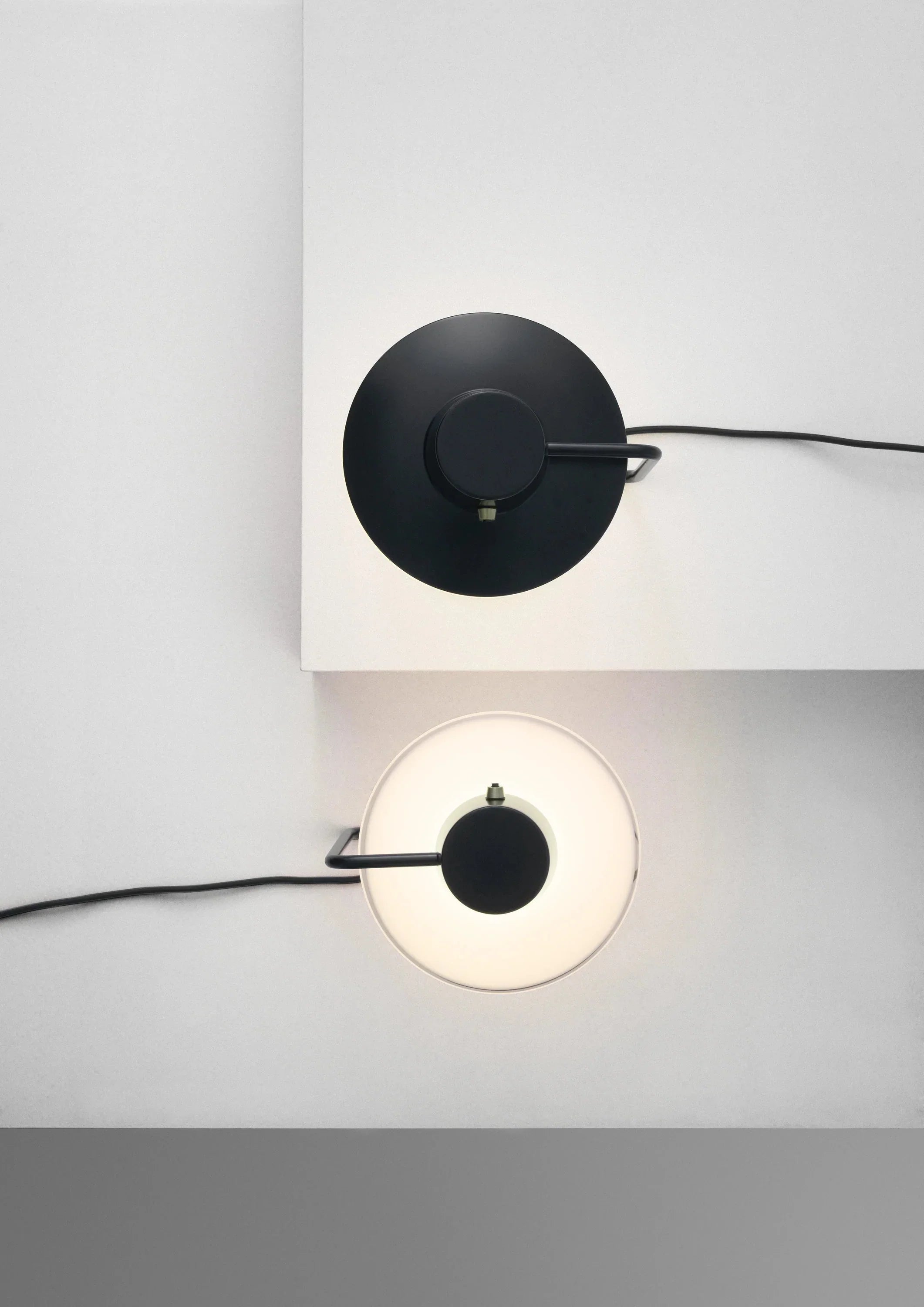 Louis Poulsen AJ Oxford Table Lampe Metal Black / Opal Verre Ø 41 cm