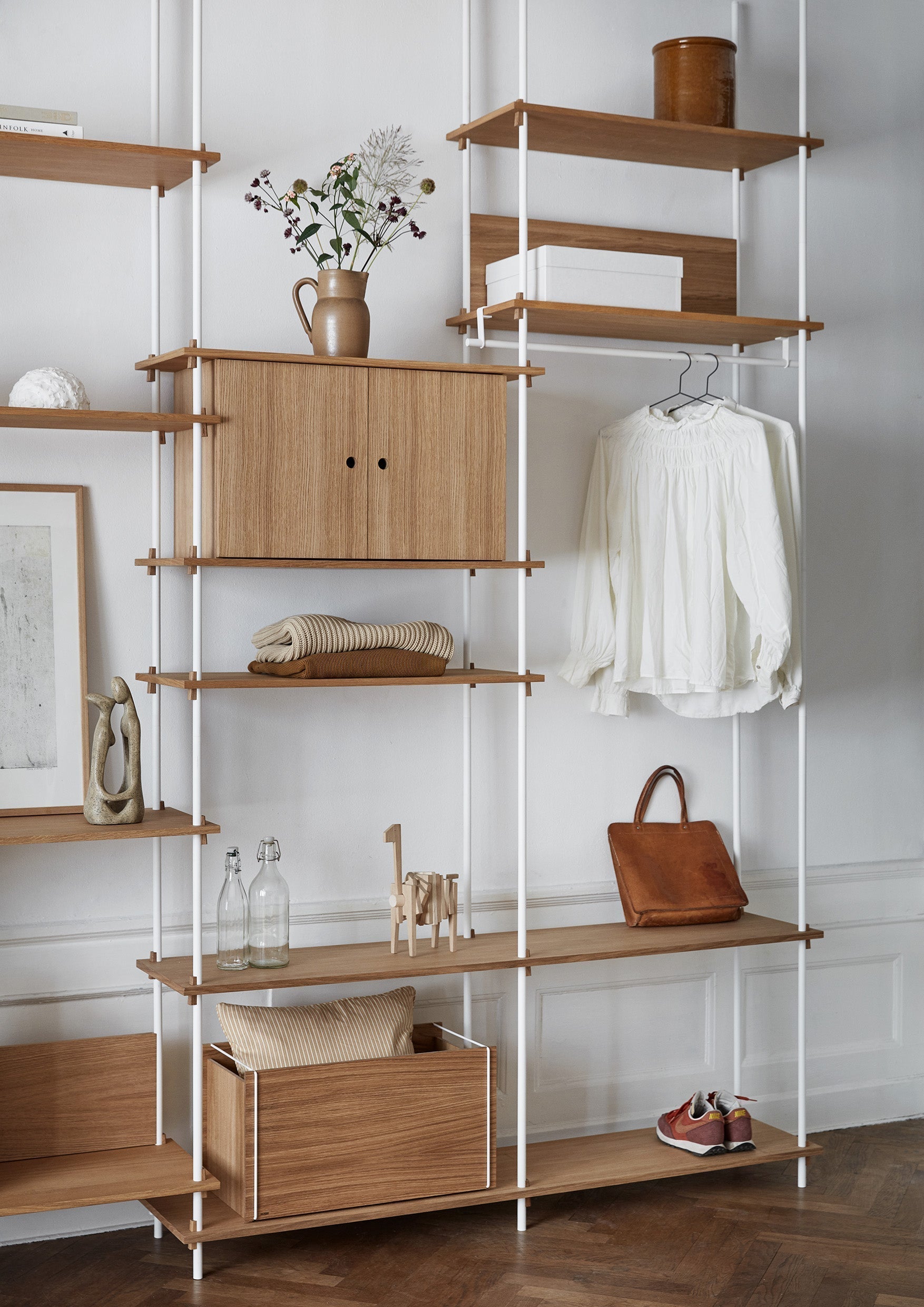 Moebe Shelving System S.255.2.C, Oak/White