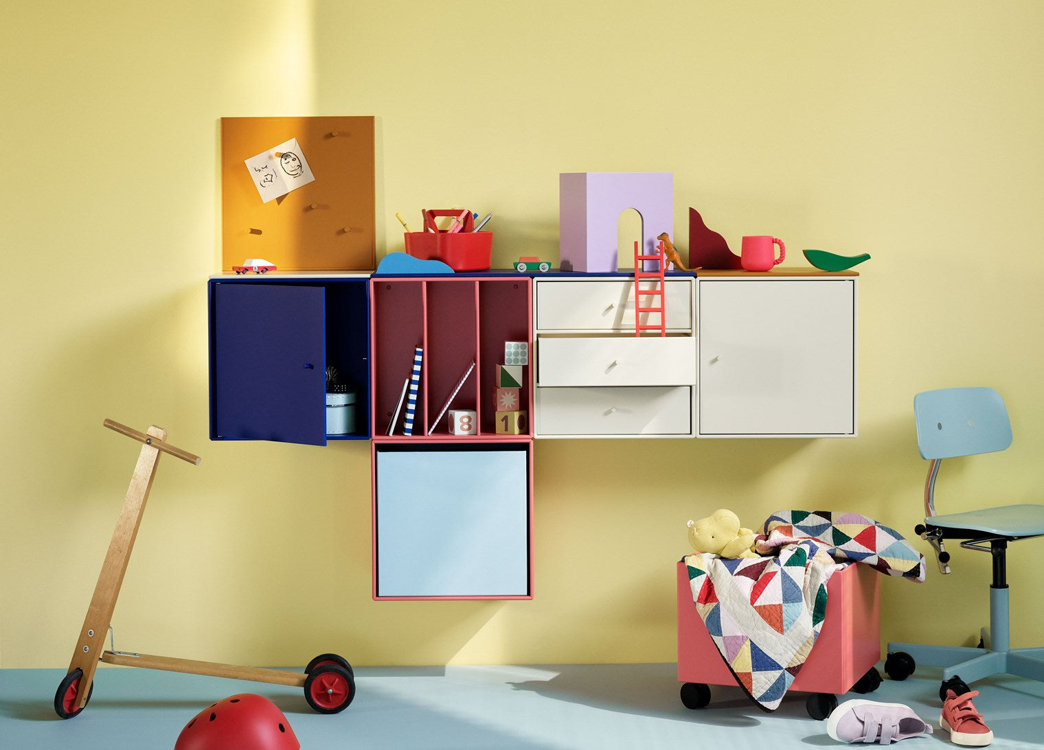 Montana Mini Play Box op Castors, kamille geel