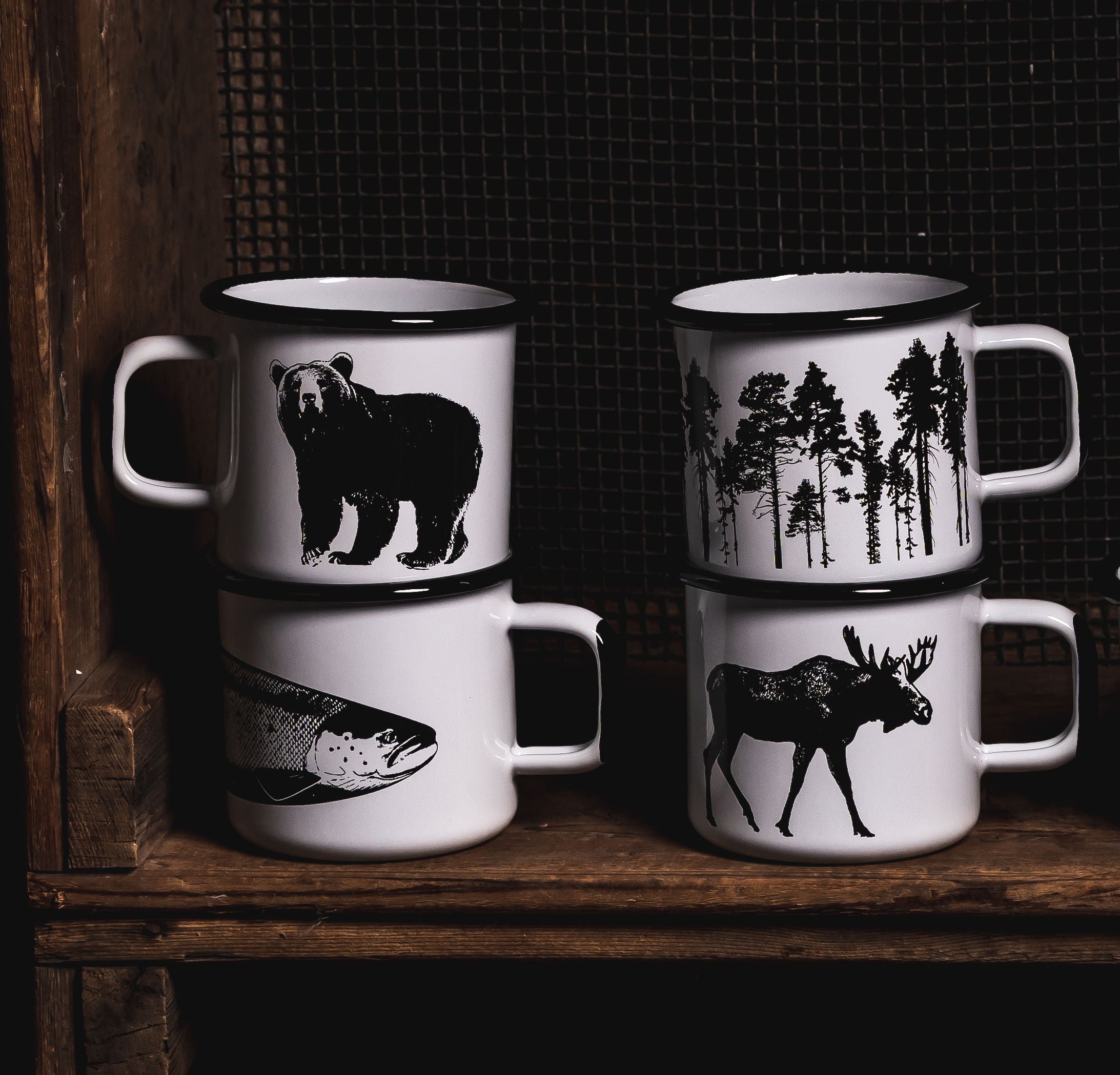 Tasse d'émail nordique muurla, l'ours