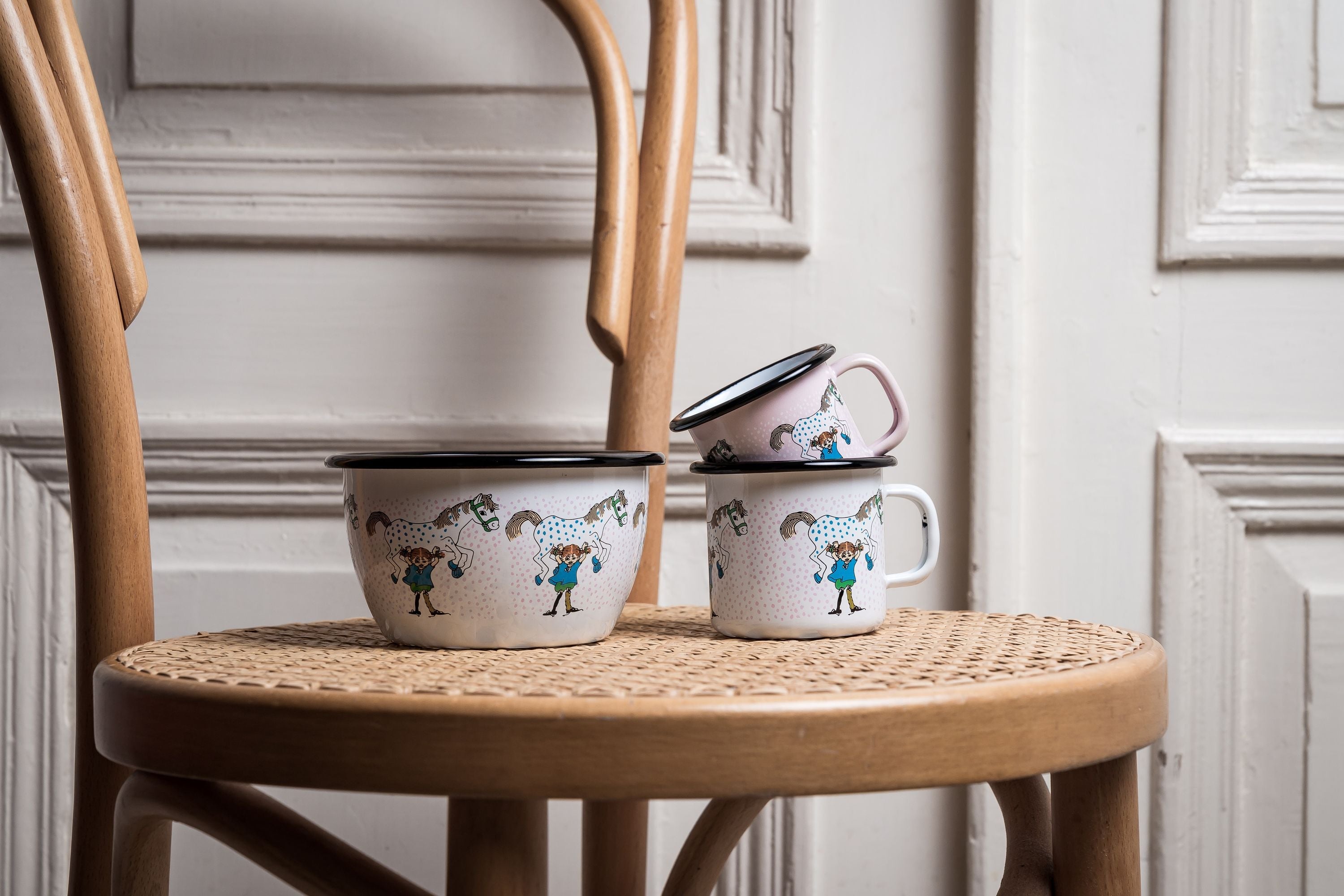 Muurla Pippi Longstocking搪瓷碗，Pippi和The Horse