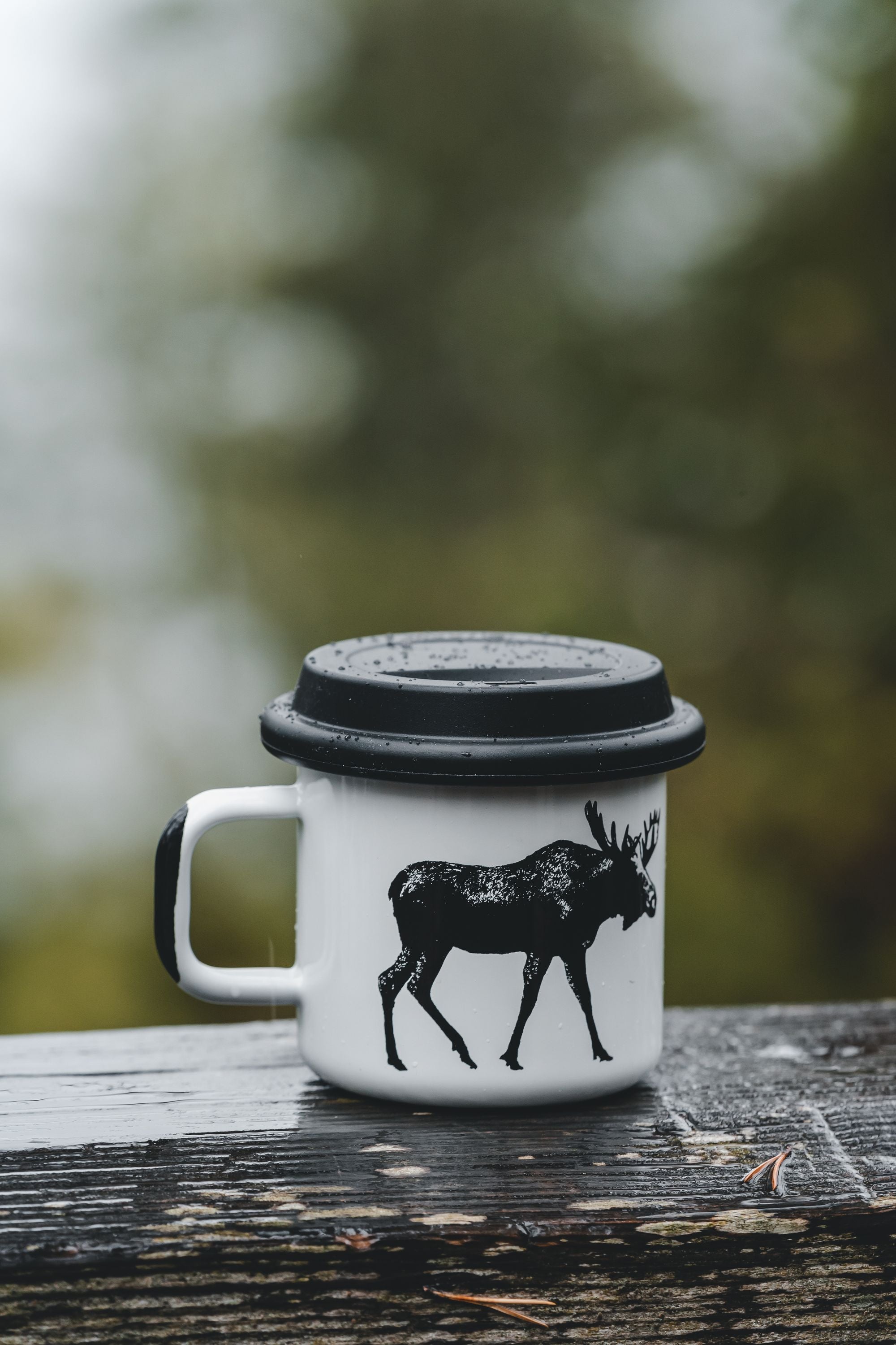 Tasse d'émail nordique muurla, l'ours