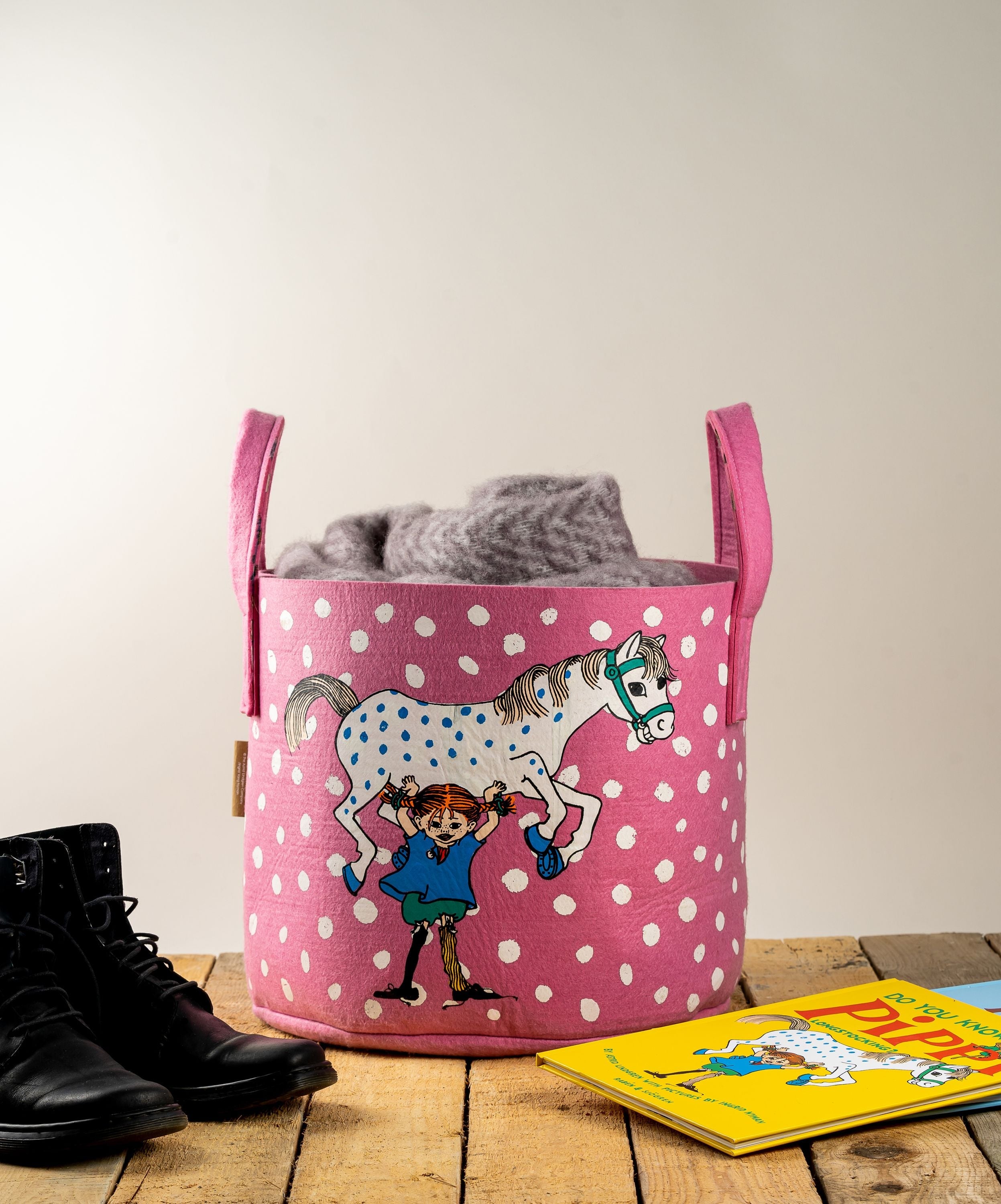 Muurla Pippi Longstocking Storage Basket, Pippi And The Horse, Pink
