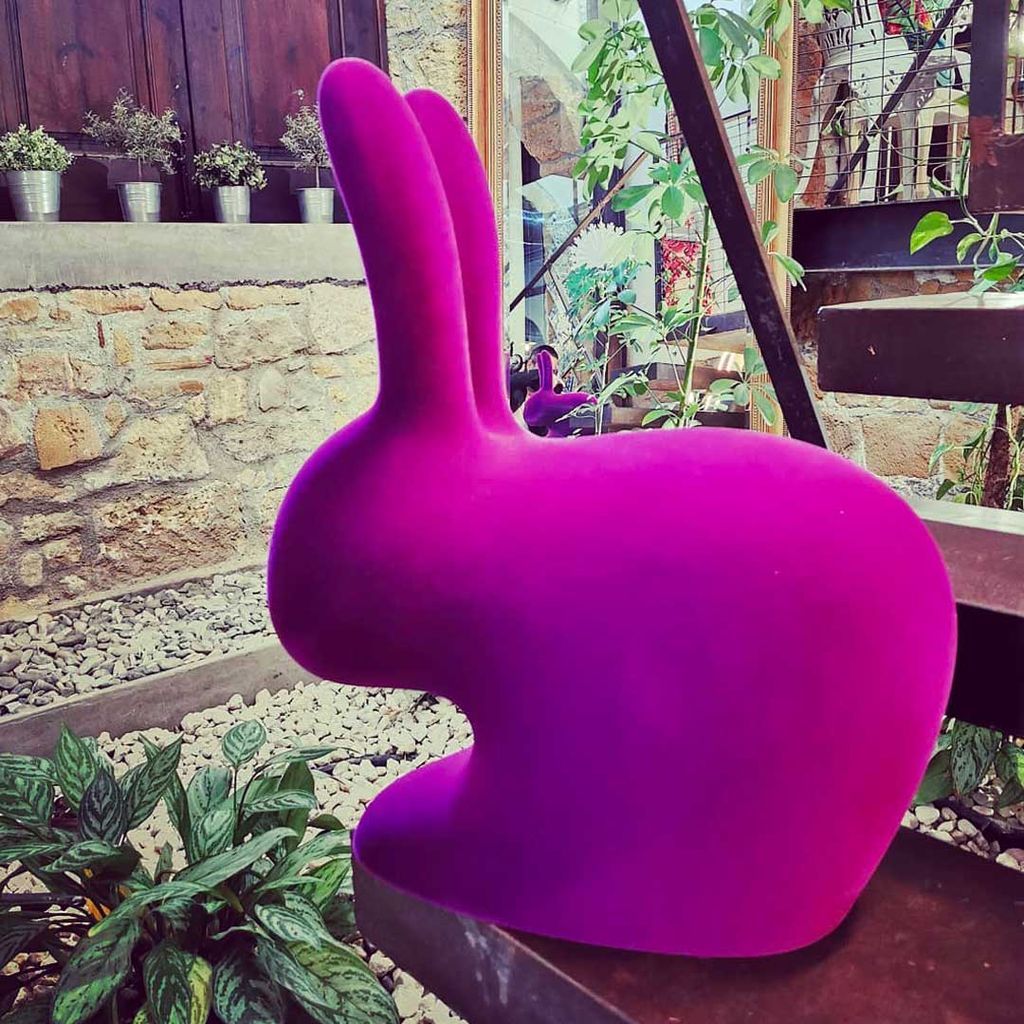 Qeeboo Bunny -stoel fluwelen afwerking, fuxia