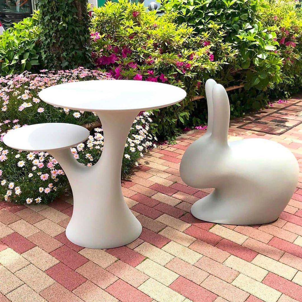 Qeeboo Table du lapin par Stefano Giovannoni, gris