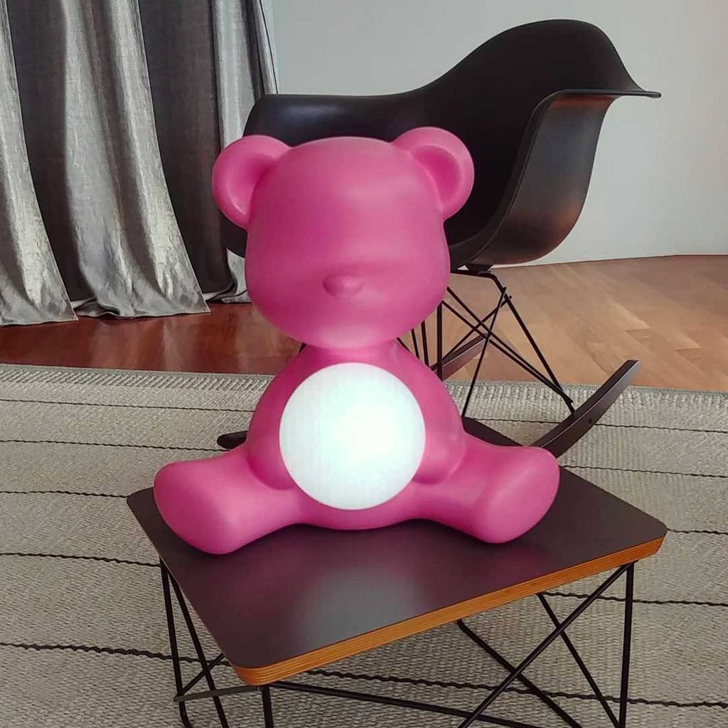 Qeeboo Teddy Girl LED laddningsbar bordslampa, Fuxia