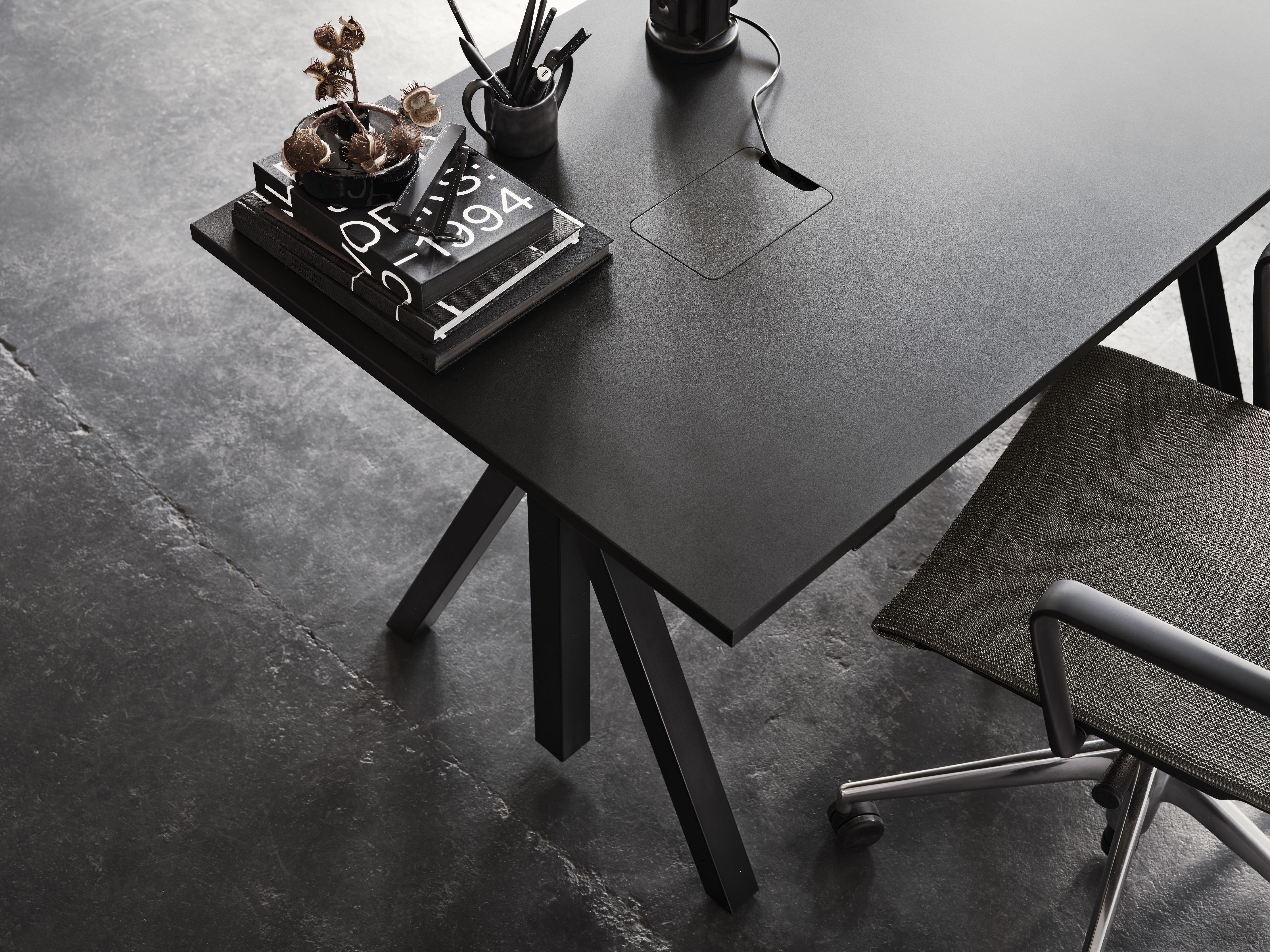 String Furniture Tableau de travail réglable en hauteur 78x120 cm, chêne / noir