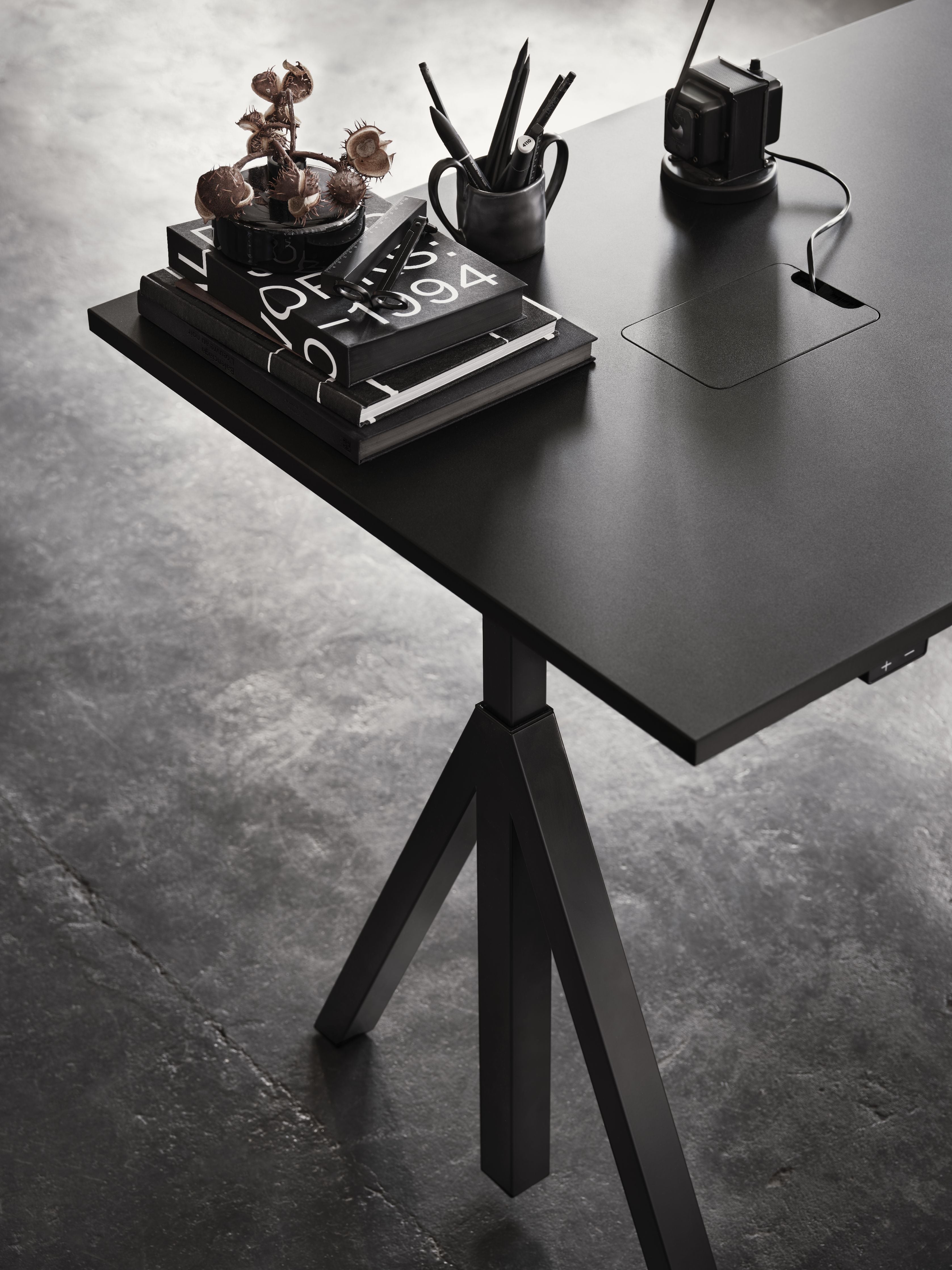 String Furniture Höjdjusterbar arbetstabell 90x180 cm, svart/svart