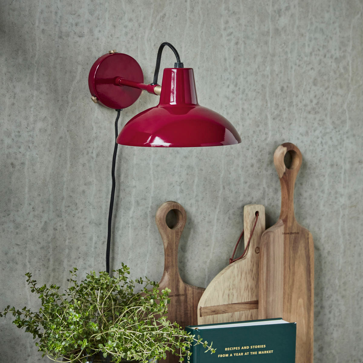 Huis Doctor Wall Lamp, Hddesk, Rood