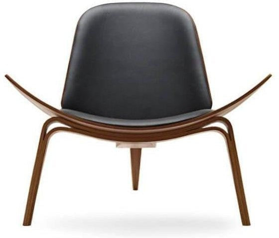 Carl Hansen Chaise de coquille CH07, noyer huilé / cuir noir Thor 301