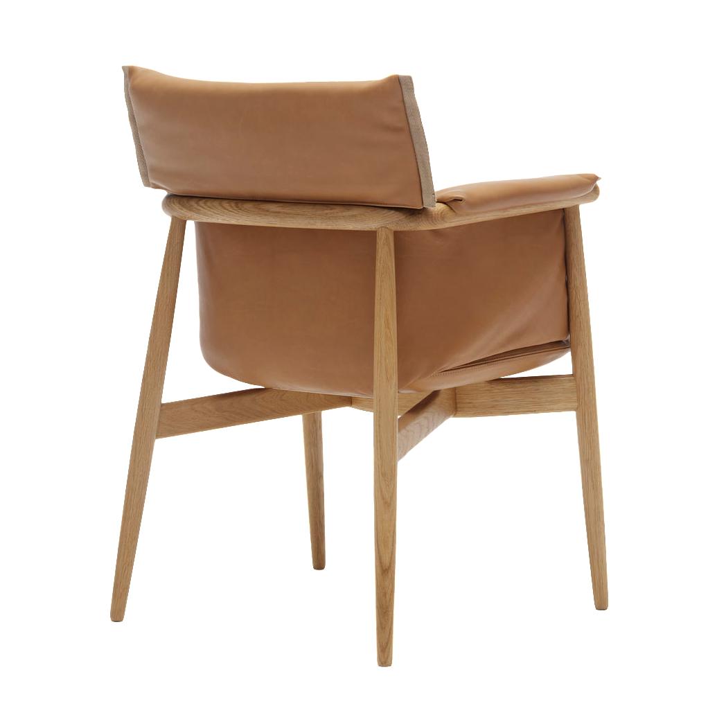 Carl Hansen E005 faðma hægindastól, olíað eik/brúnt leður