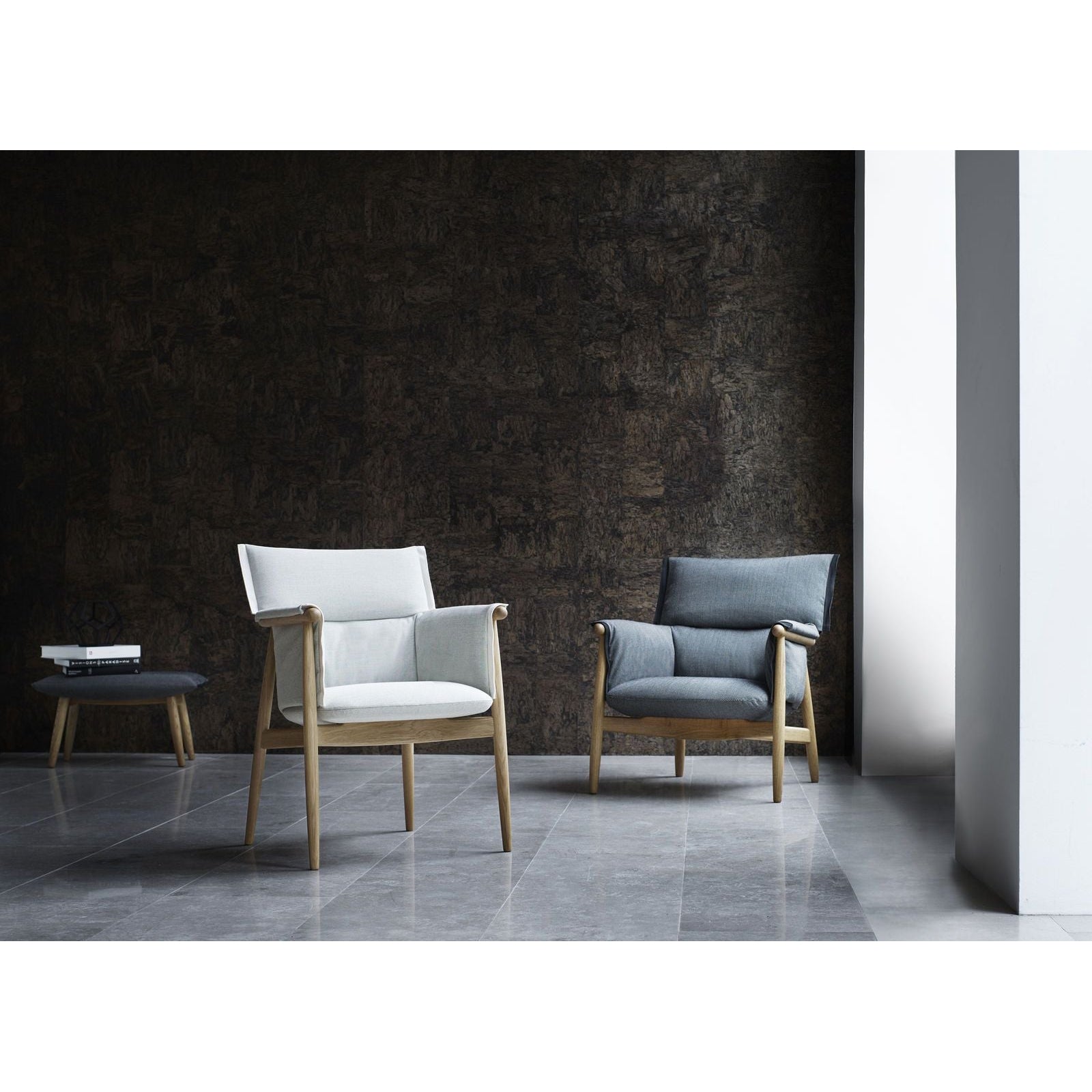 Carl Hansen E005 faðma hægindastól, olíað eik/brúnt leður