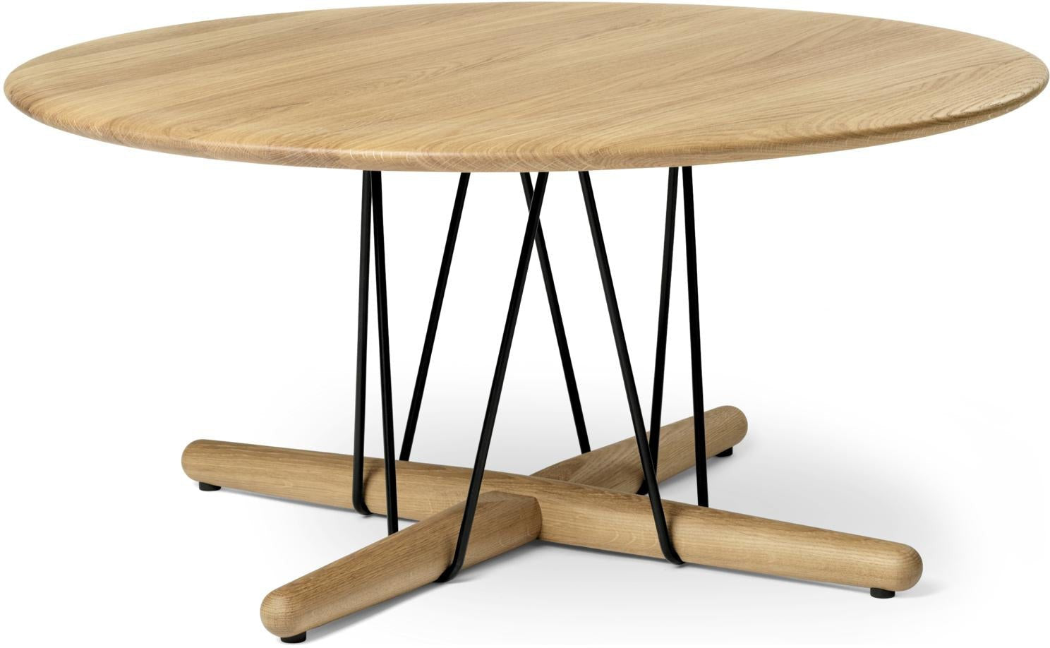 Carl Hansen E021 Embrace Lounge Table, Oil Oak, Ø 80cm