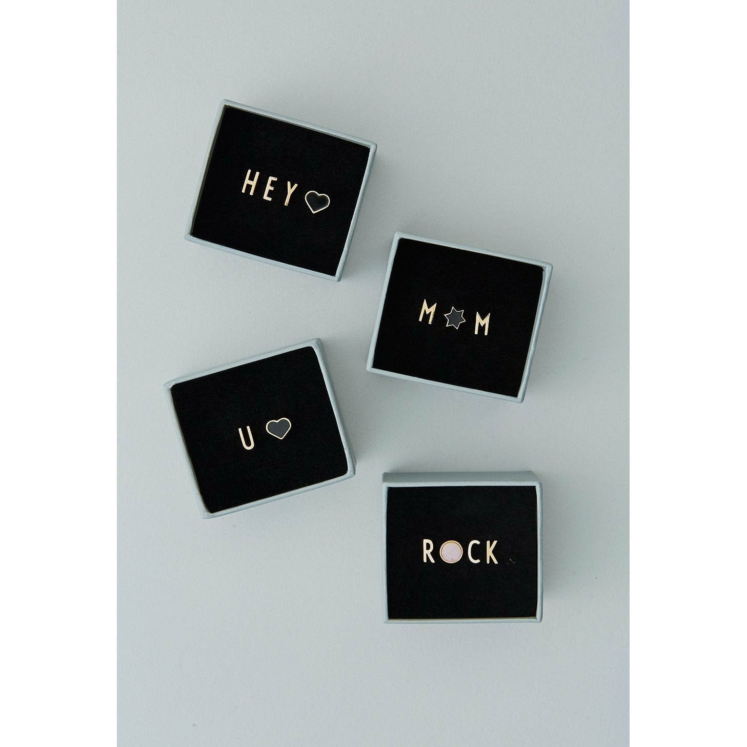 Design Letters Earrings emaljestjerne, svart/gull