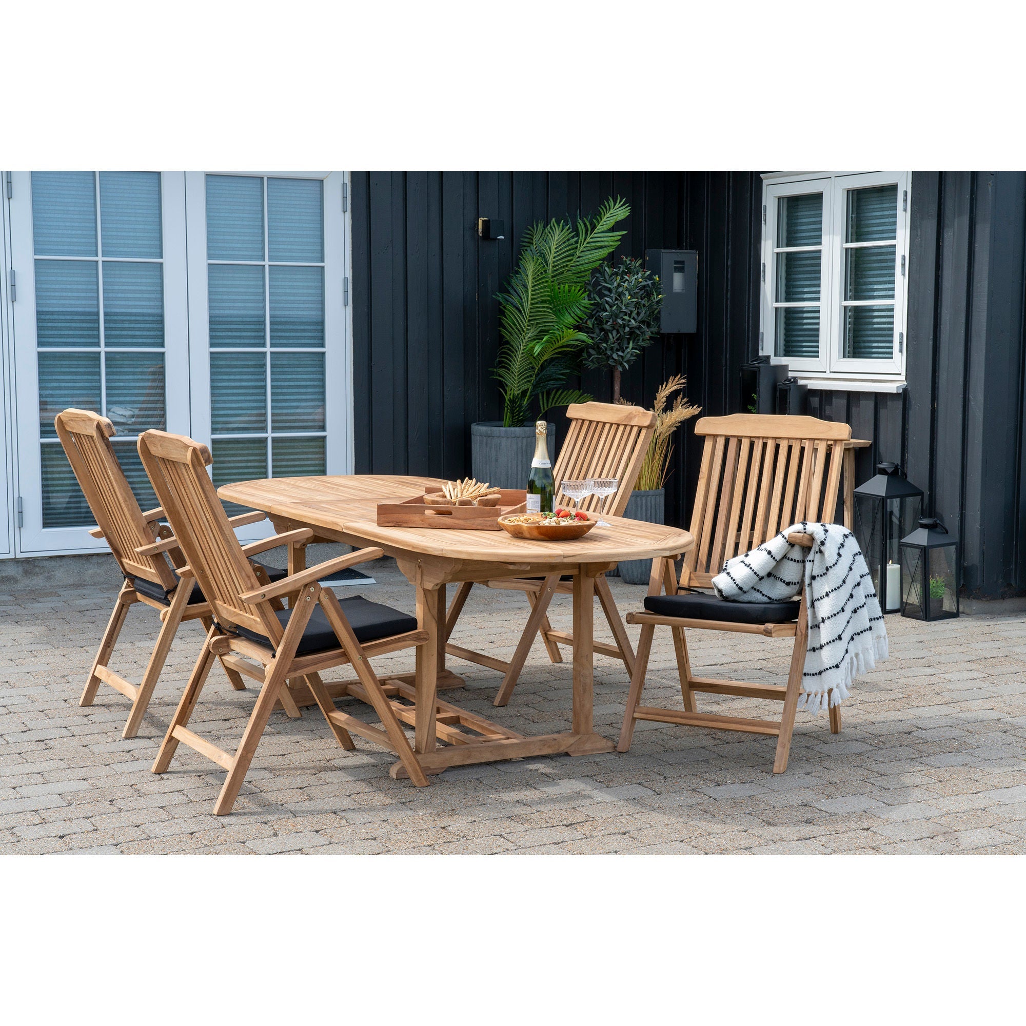 House Nordic Salamanca teak spisebord