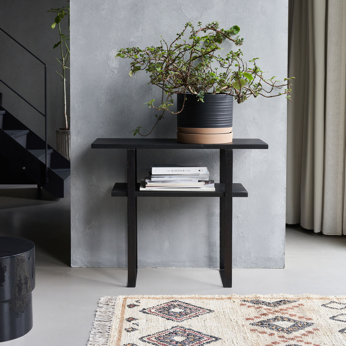 Huis Doctor Console Table, Hdwoda, zwart